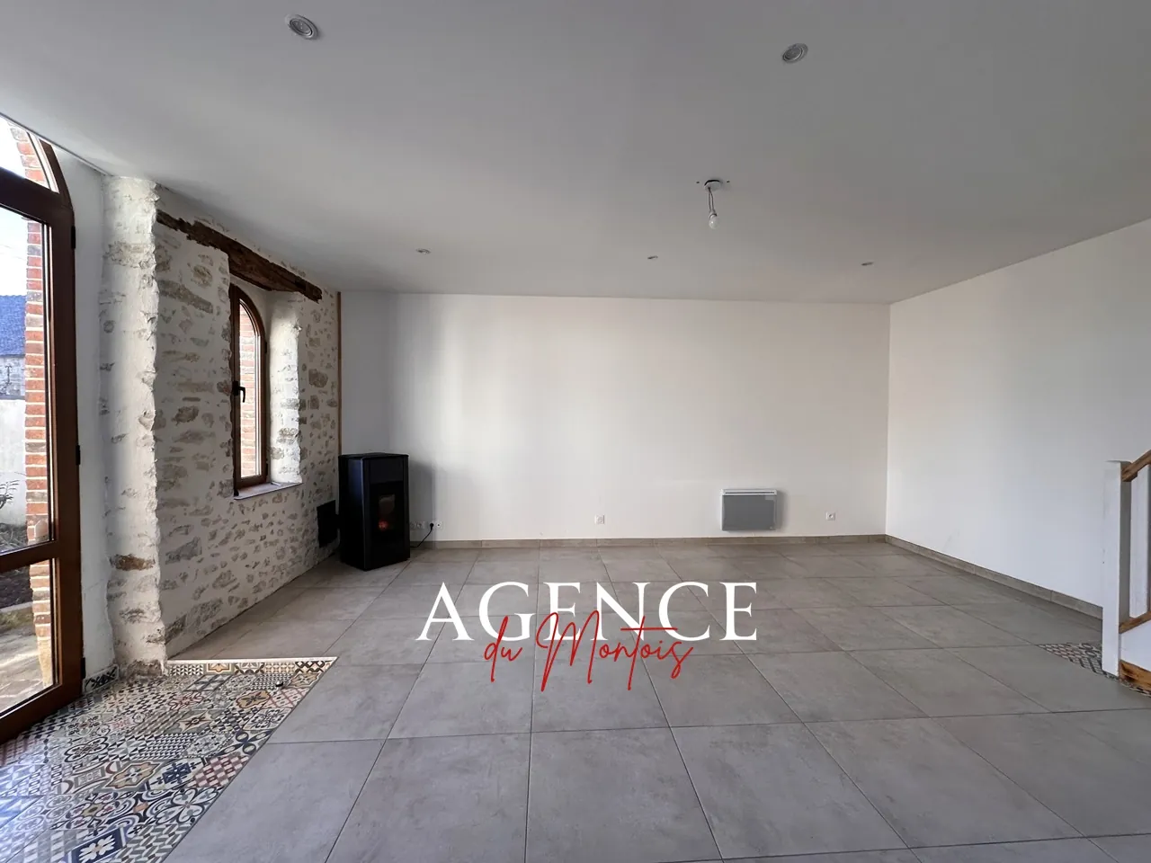 Maison de village rénovée à Donnemarie-Dontilly - 8 pièces, 5 chambres 