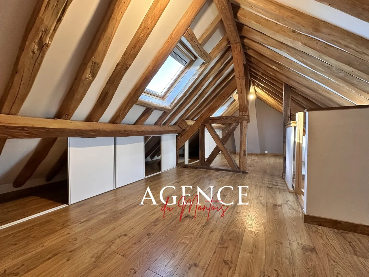 Maison de village rénovée à Donnemarie-Dontilly - 8 pièces, 5 chambres 