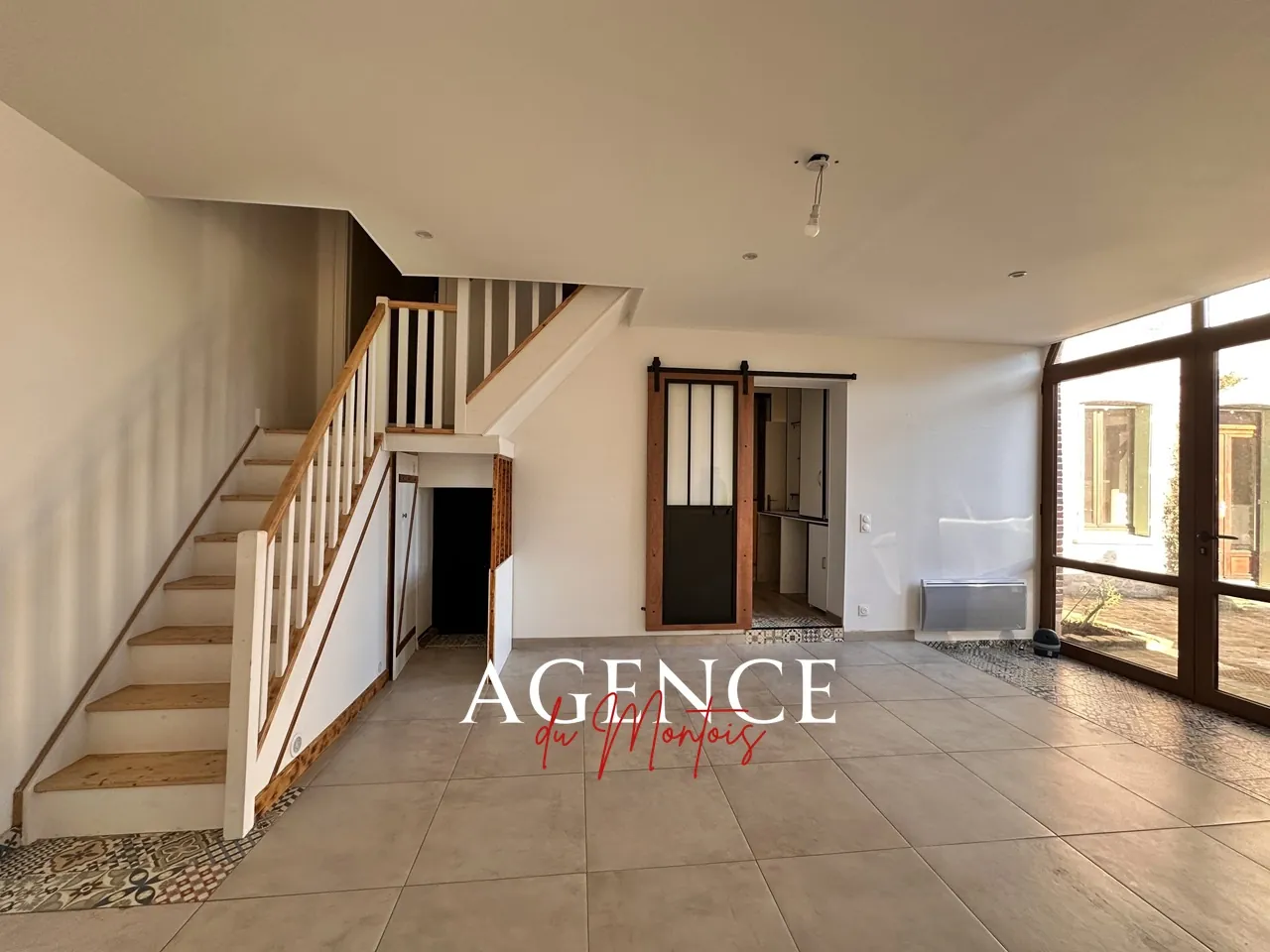 Maison de village rénovée à Donnemarie-Dontilly - 8 pièces, 5 chambres 