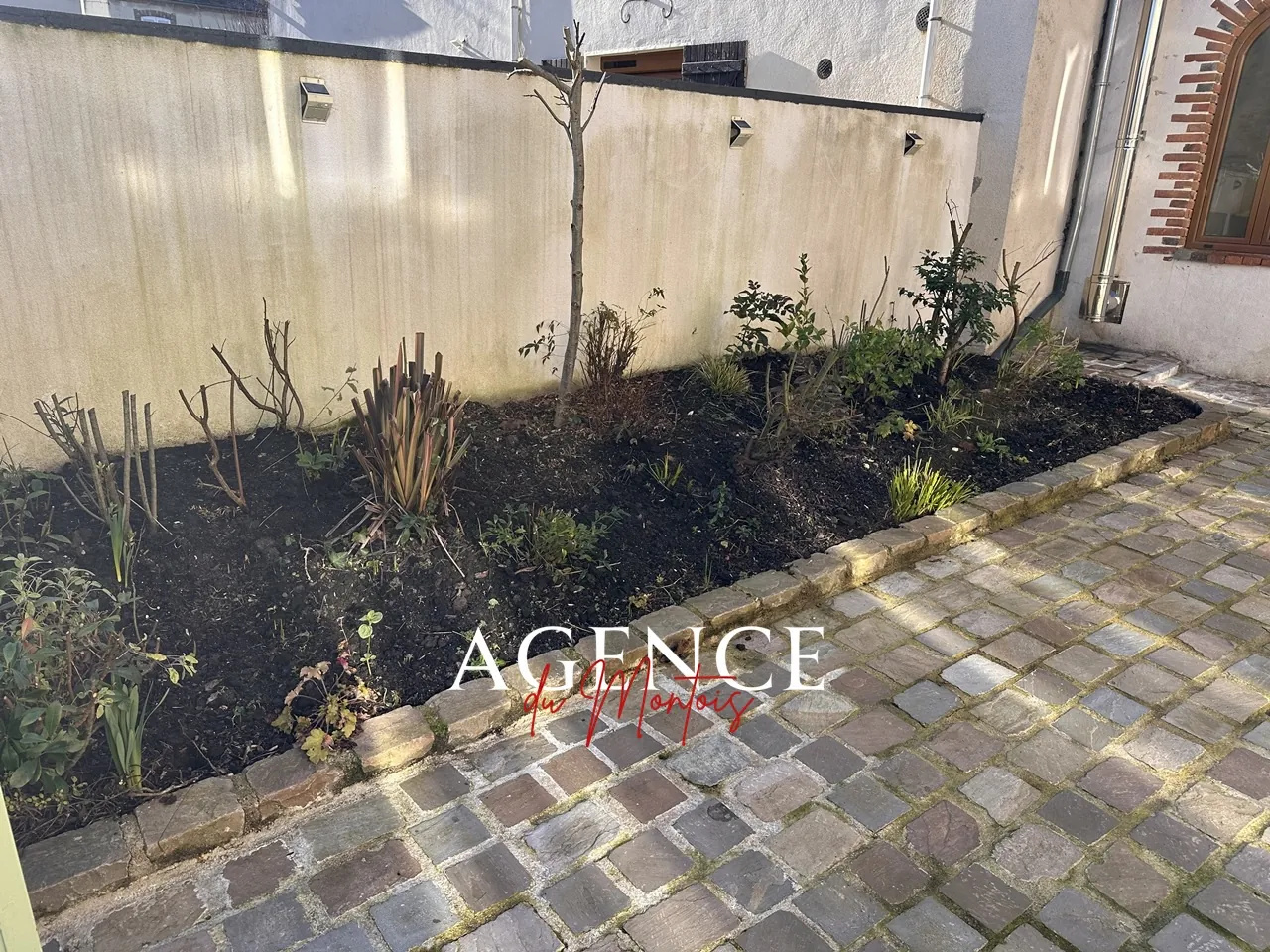 Maison de village rénovée à Donnemarie-Dontilly - 8 pièces, 5 chambres 