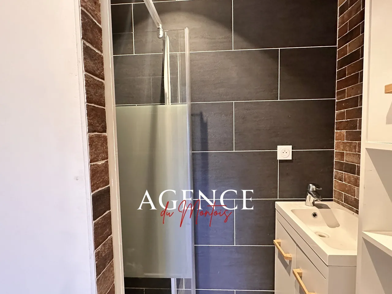 Maison de village rénovée à Donnemarie-Dontilly - 8 pièces, 5 chambres 