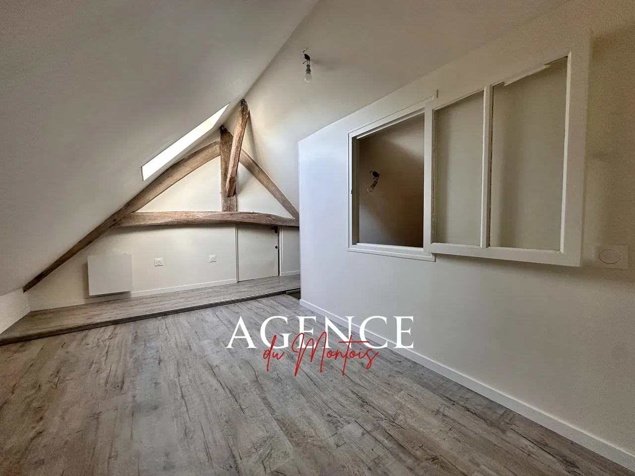 Maison de village rénovée à Donnemarie-Dontilly - 8 pièces, 5 chambres 