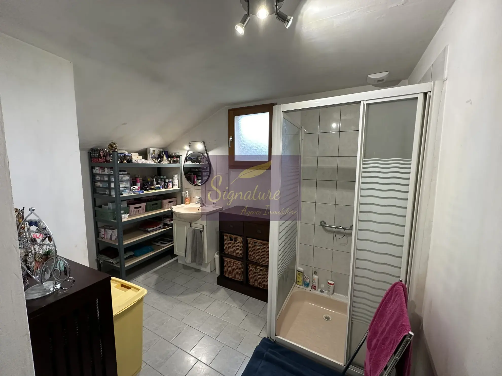 Charmante maison de plain-pied avec jardin et garage à Louplande 