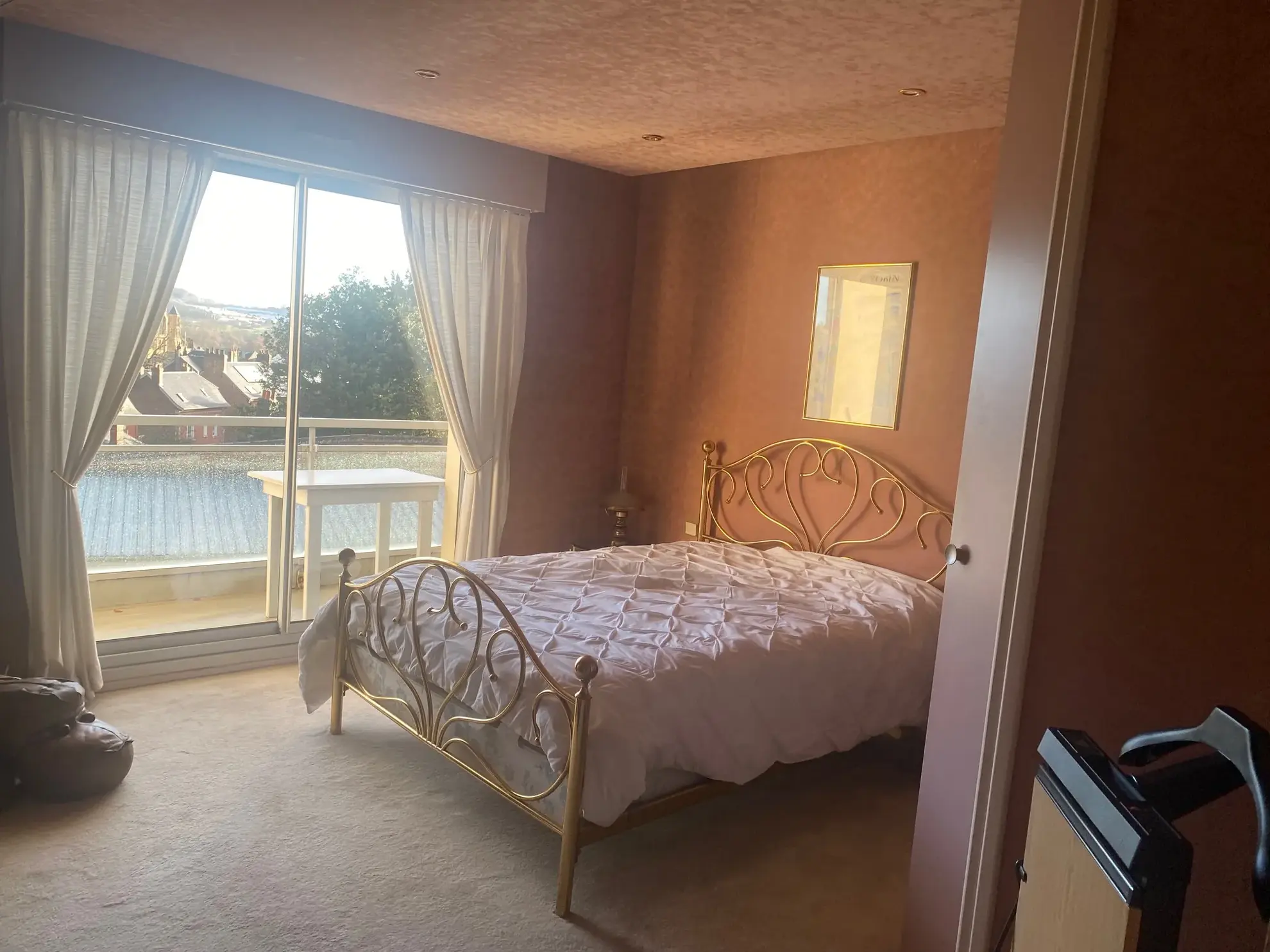 Appartement 3 chambres à Eu proche du centre-ville avec garage et balcon 