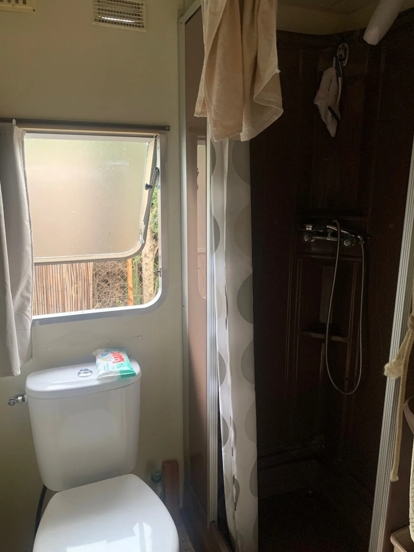 Terrain arboré avec mobil-home à vendre à Argeles-sur-Mer dans résidence sécurisée 