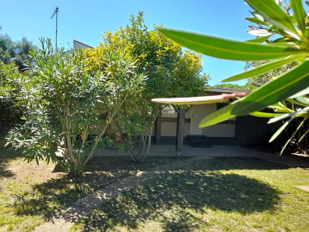 Terrain arboré avec mobil-home à vendre à Argeles-sur-Mer dans résidence sécurisée 