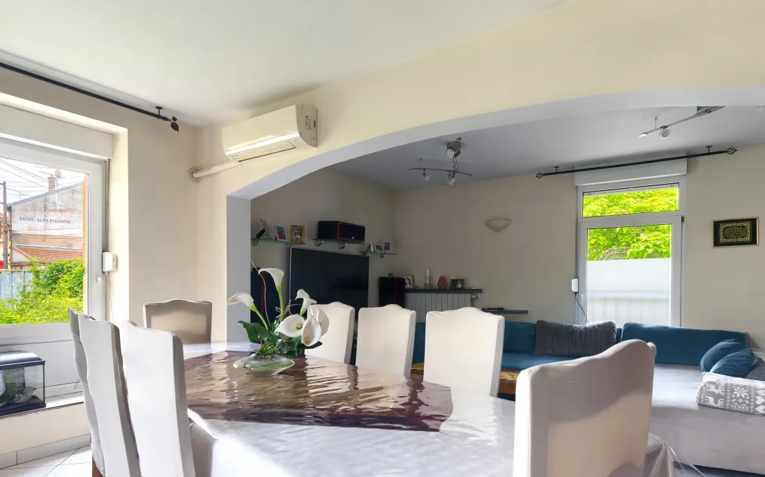 Maison spacieuse avec jardin et terrasse à Homecourt 