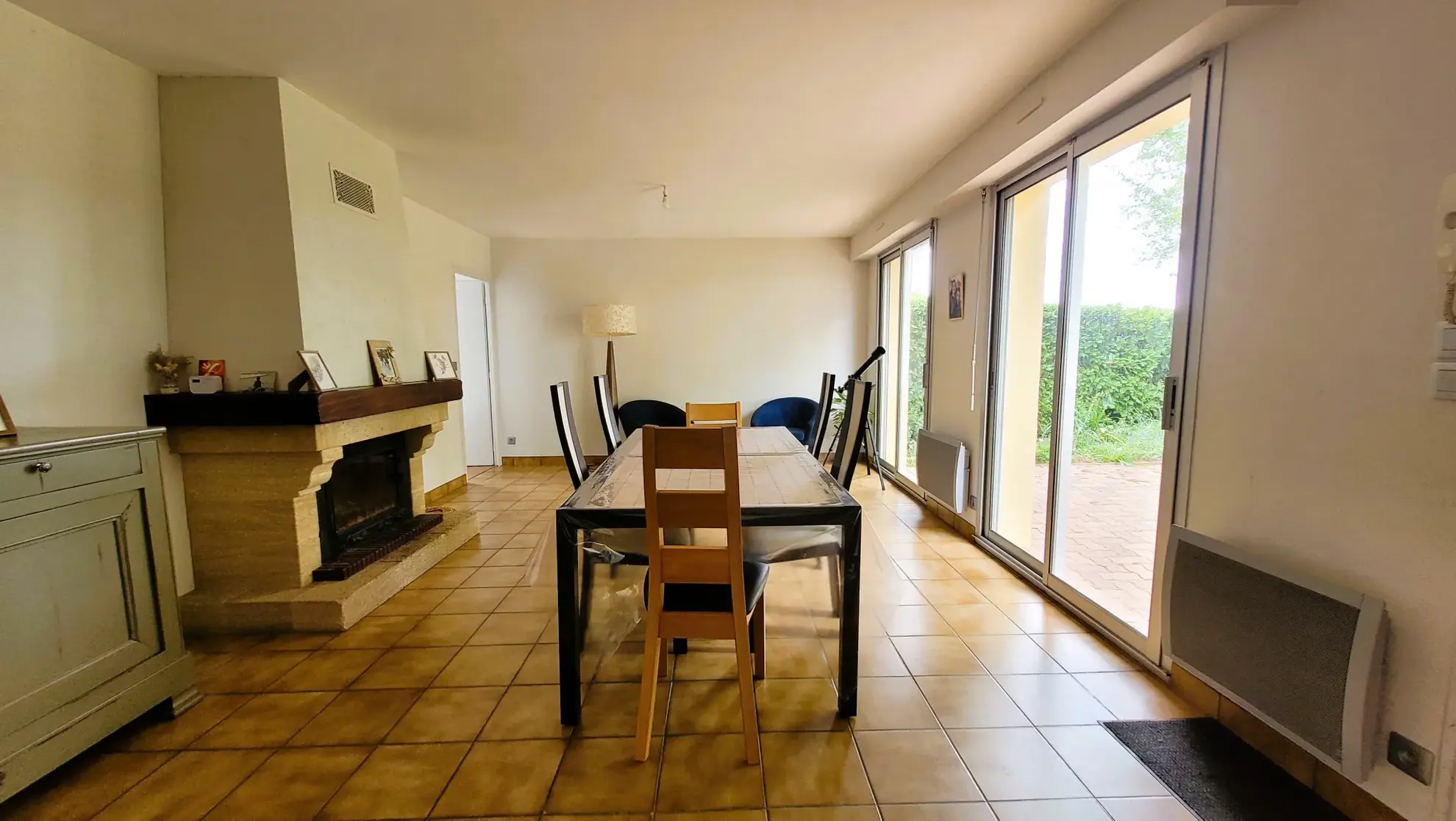 Maison 5 chambres de plain-pied à Chemillé avec grand jardin et garage 