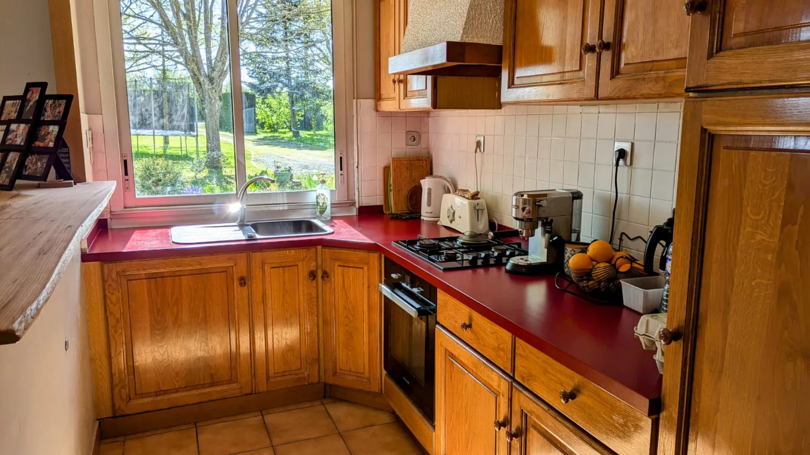 Maison 5 chambres de plain-pied à Chemillé avec grand jardin et garage 