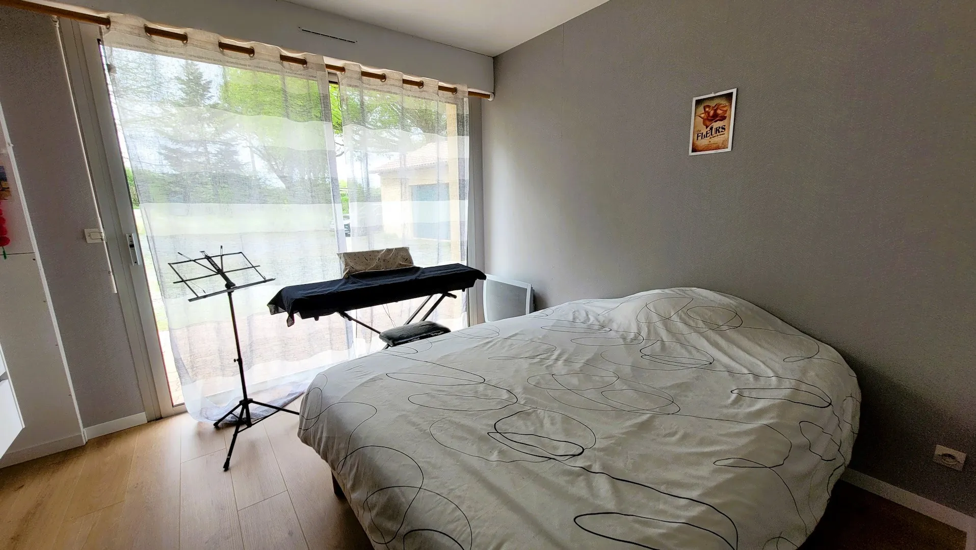 Maison 5 chambres de plain-pied à Chemillé avec grand jardin et garage 