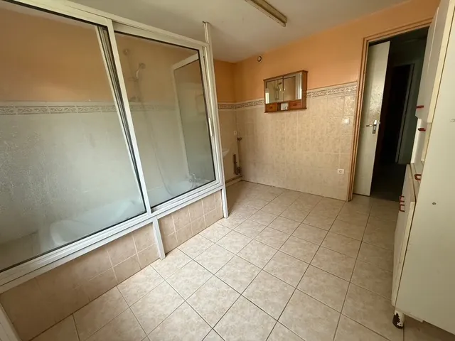 Belle propriété à Lacapelle Biron avec deux maisons, terrain de 4000 m² et multiples possibilités d’aménagement 