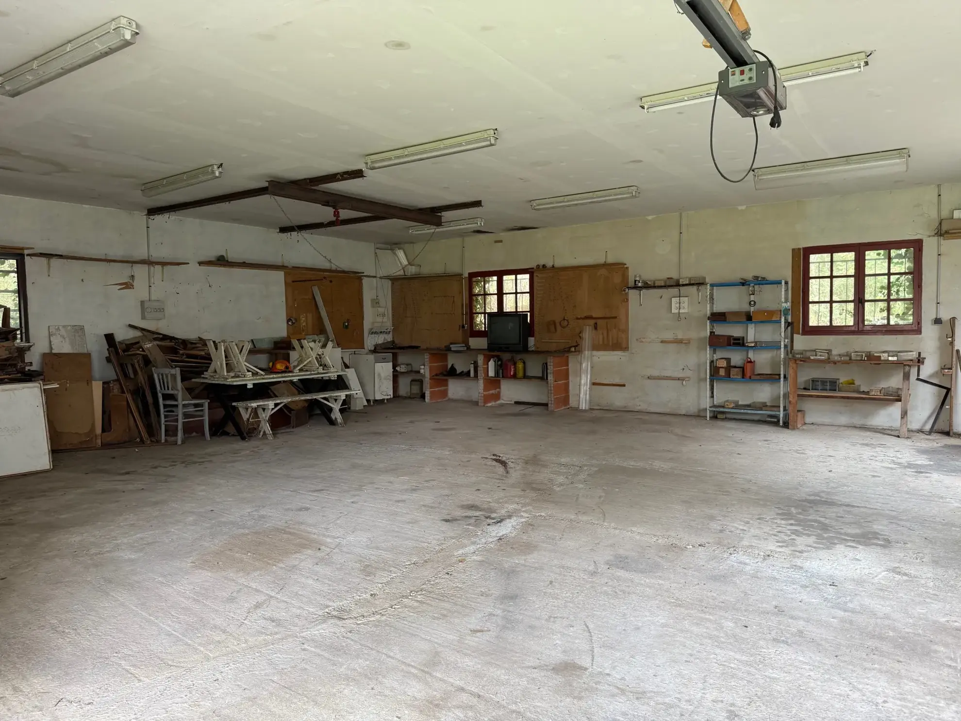 Belle propriété à Lacapelle Biron avec deux maisons, terrain de 4000 m² et multiples possibilités d’aménagement 