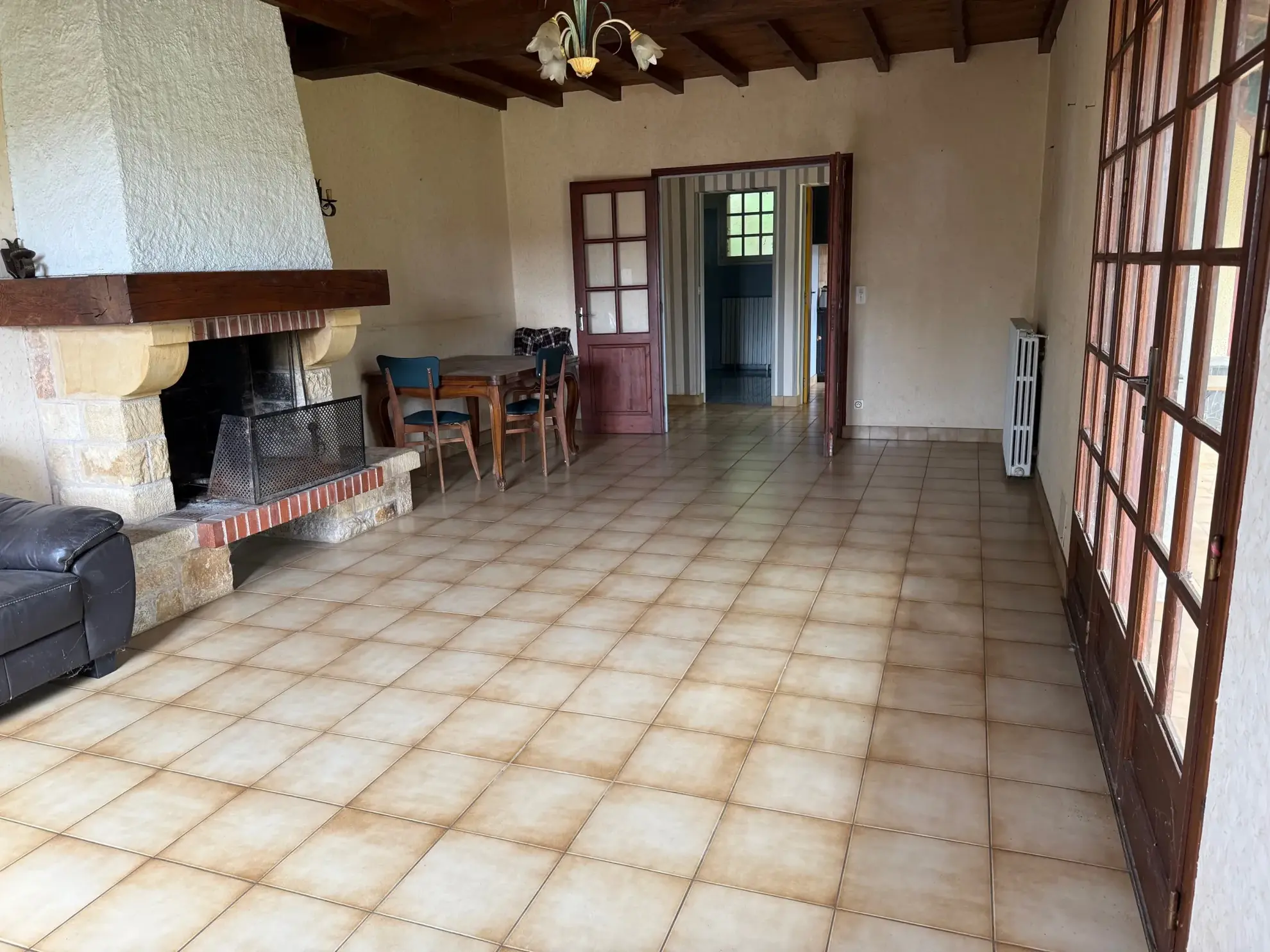 Belle propriété à Lacapelle Biron avec deux maisons, terrain de 4000 m² et multiples possibilités d’aménagement 