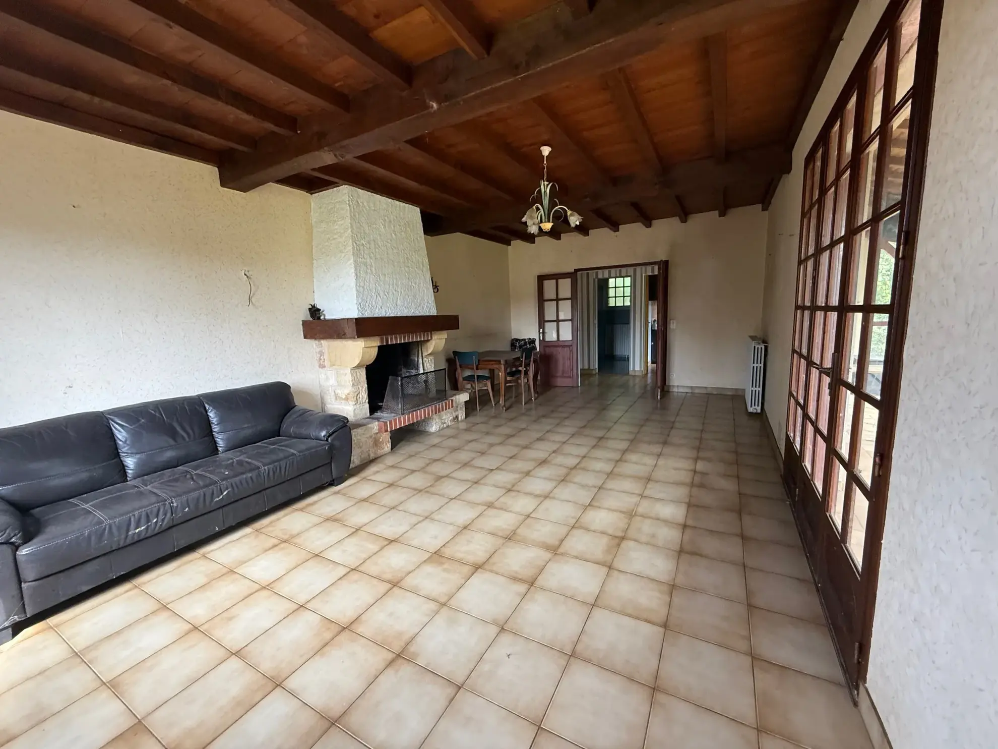 Belle propriété à Lacapelle Biron avec deux maisons, terrain de 4000 m² et multiples possibilités d’aménagement 