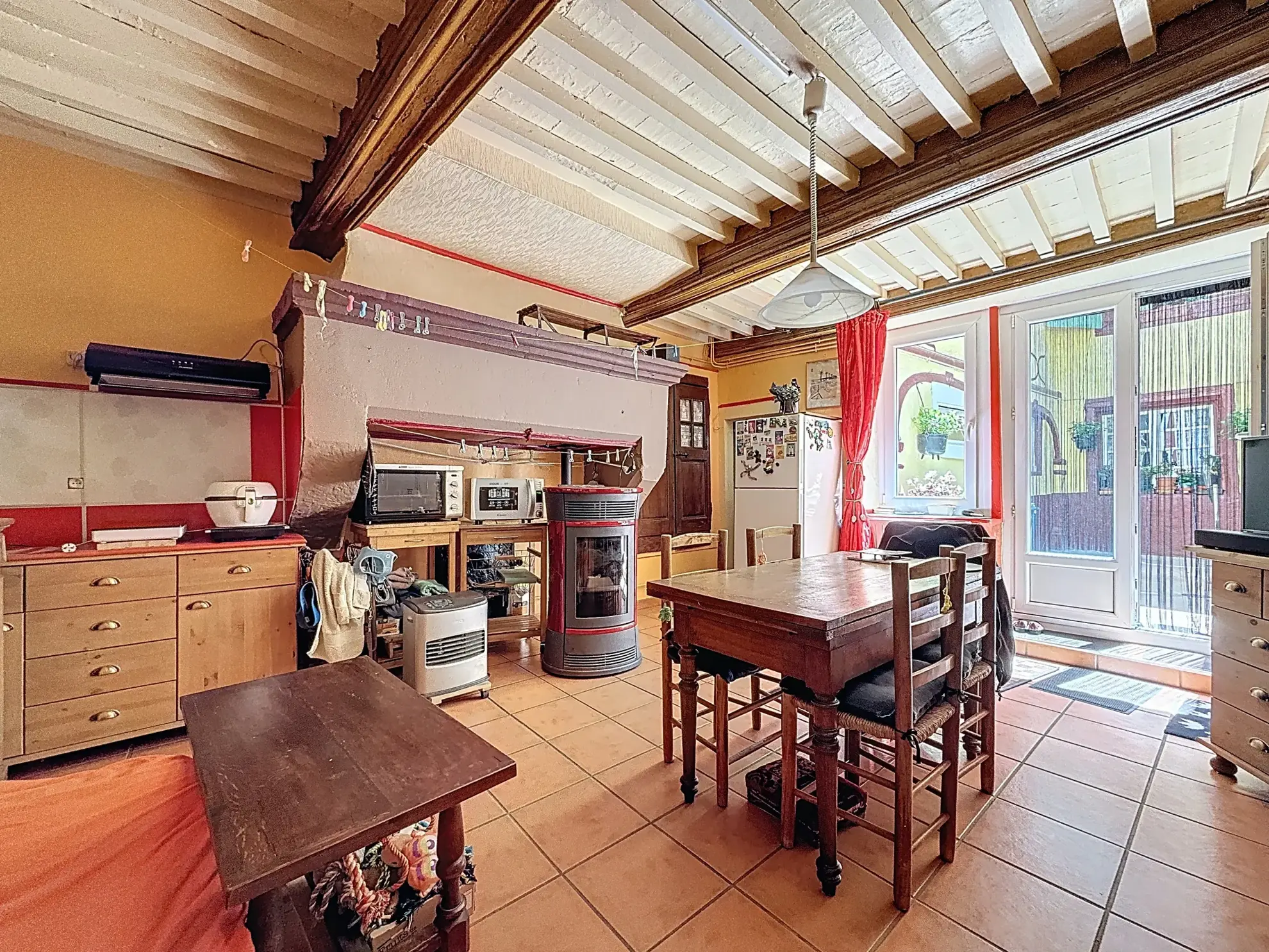 Maison spacieuse de 147 m² à vendre à Mirecourt avec garage et terrasse 