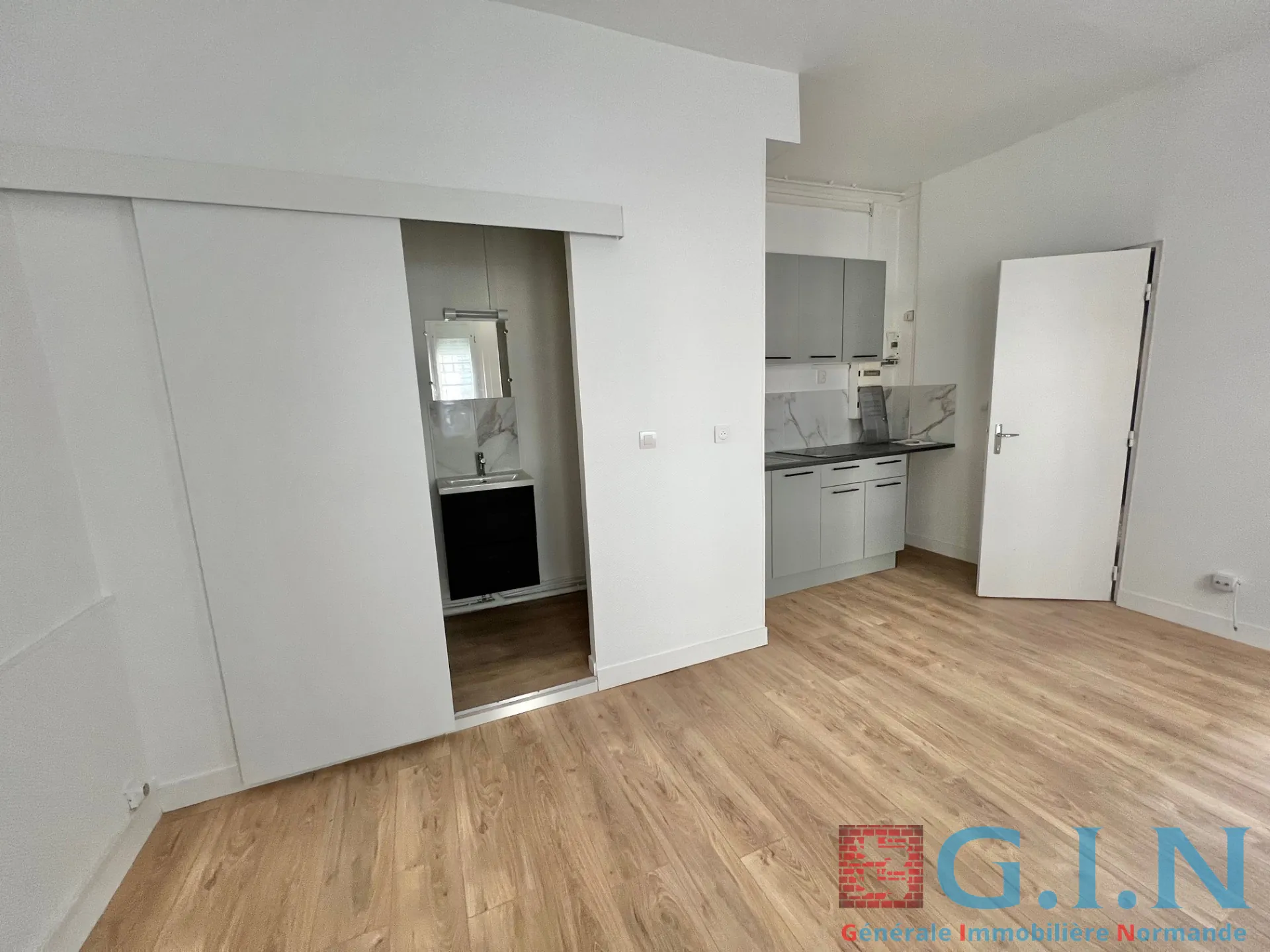 Charmant studio rénové de 17,30 m² à Rouen proche place Cauchoise 