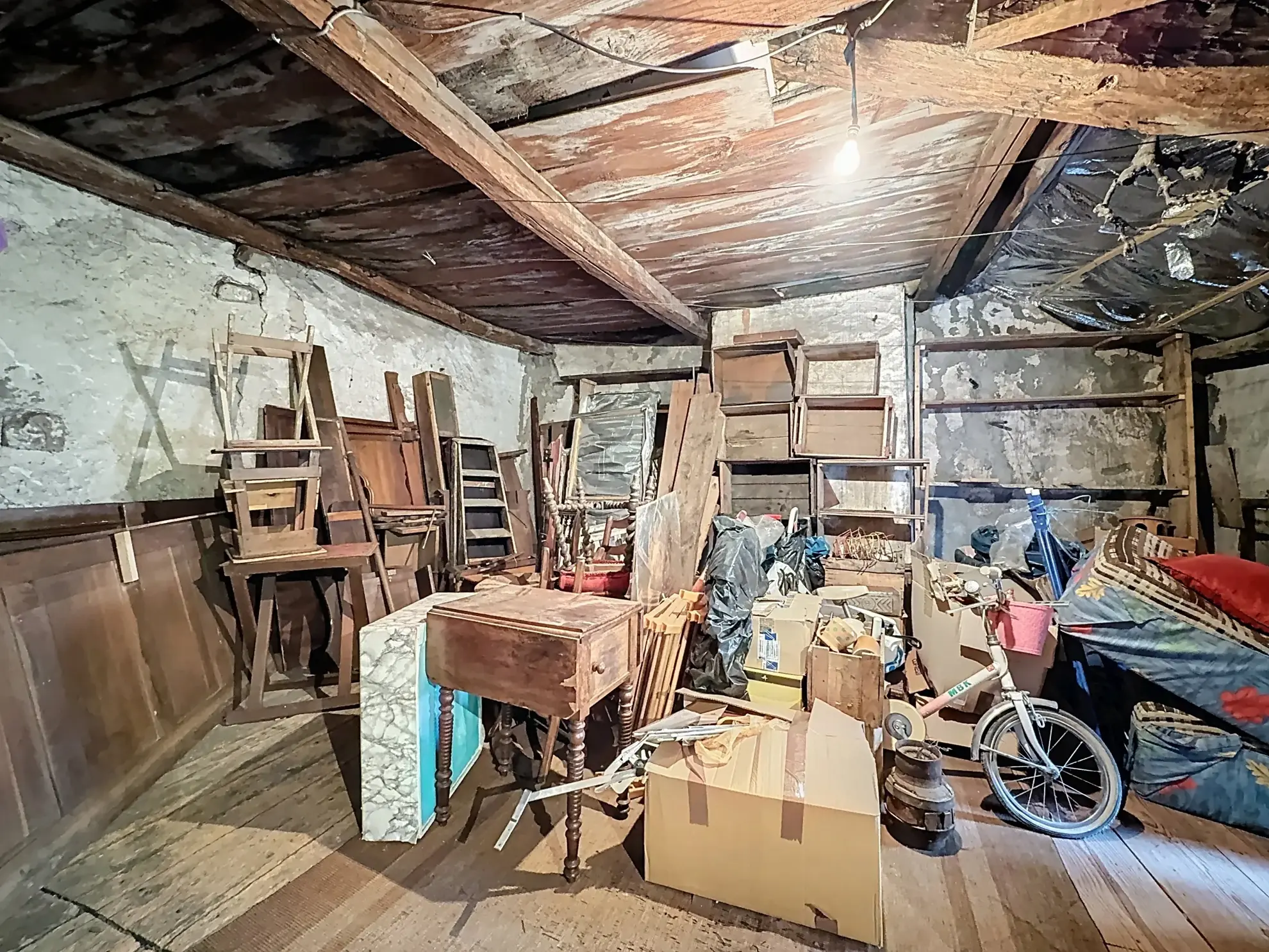 Maison spacieuse de 147 m² à vendre à Mirecourt avec garage et terrasse 