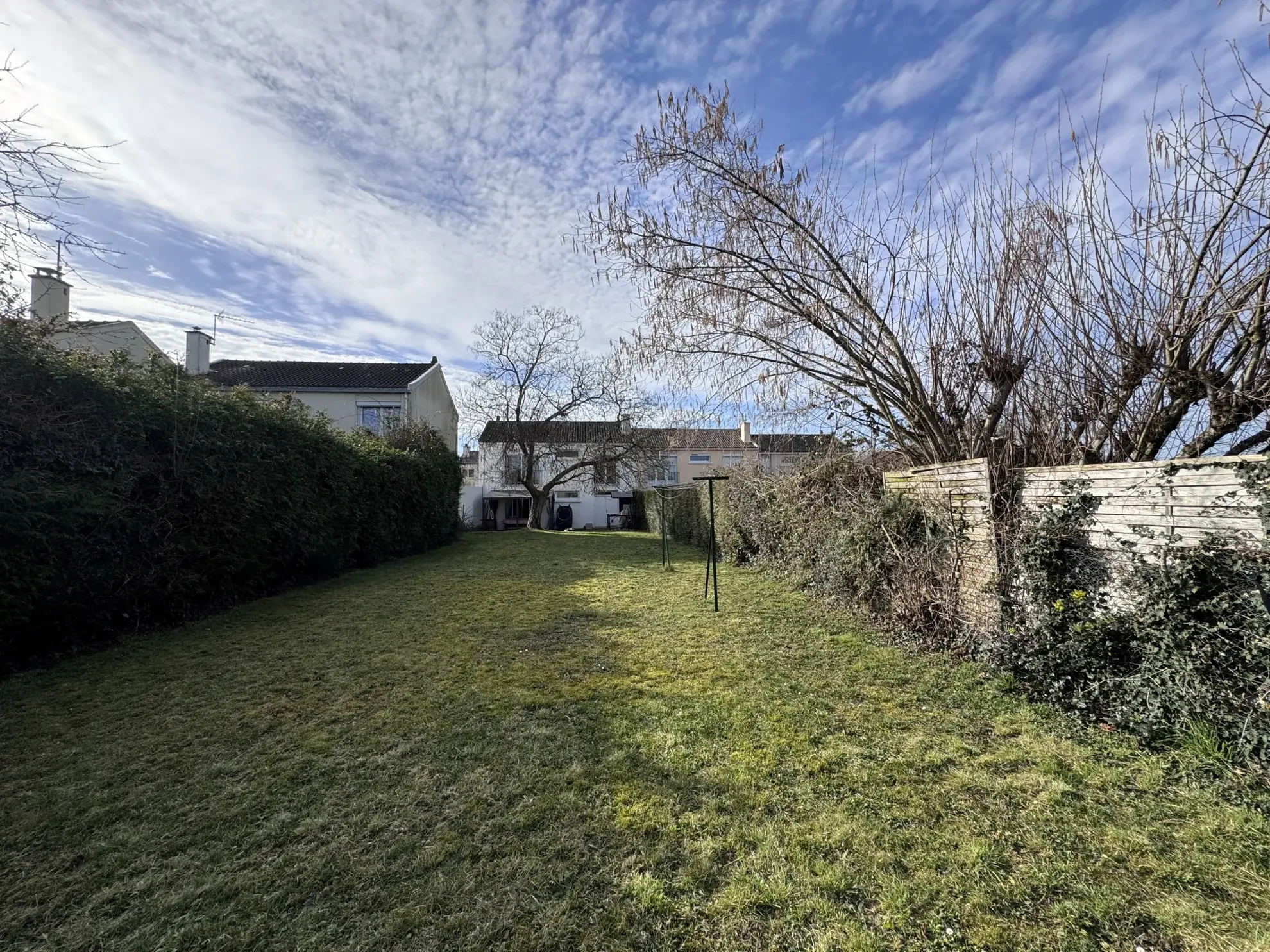 Maison familiale à Perthes proche centre avec grand jardin et 4 chambres 