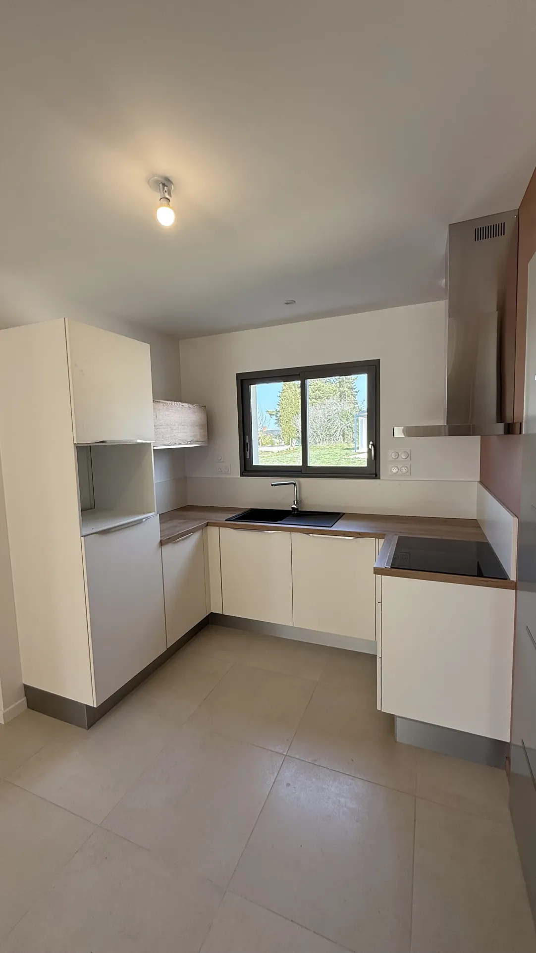 Villa T3 neuve avec jardin et proximité commerces à Salignac-Eyvigues 