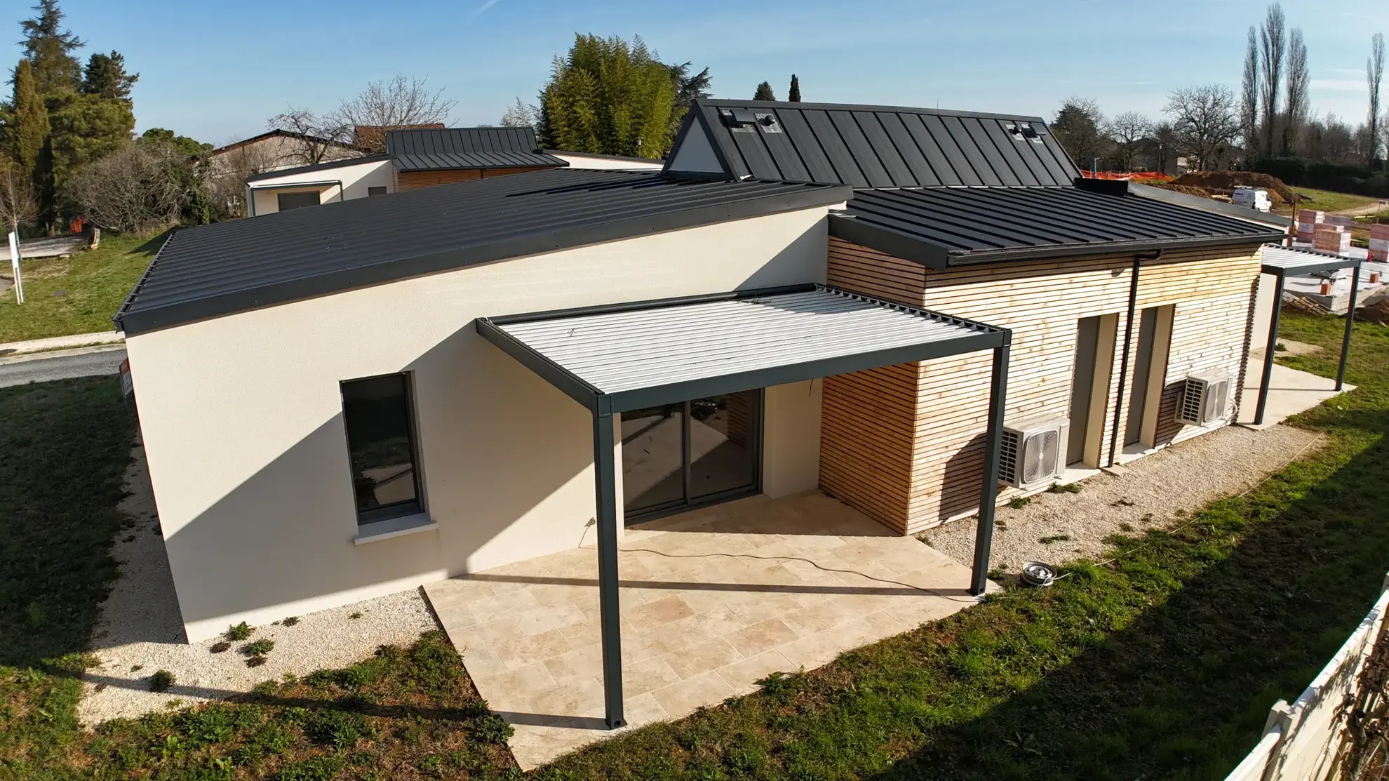 Villa T3 neuve avec jardin et proximité commerces à Salignac-Eyvigues 
