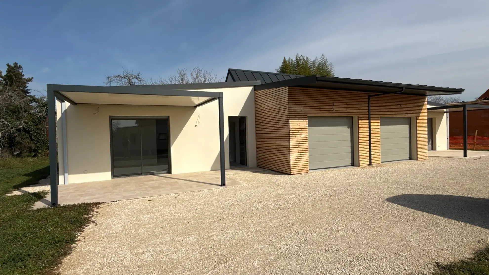 Villa T3 neuve avec jardin et proximité commerces à Salignac-Eyvigues 