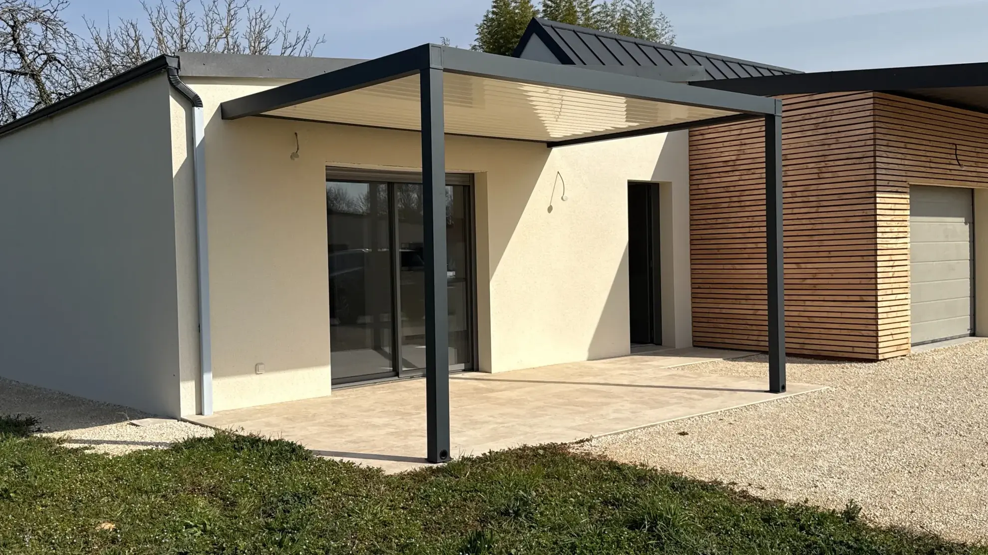 Villa T3 neuve avec jardin et proximité commerces à Salignac-Eyvigues 