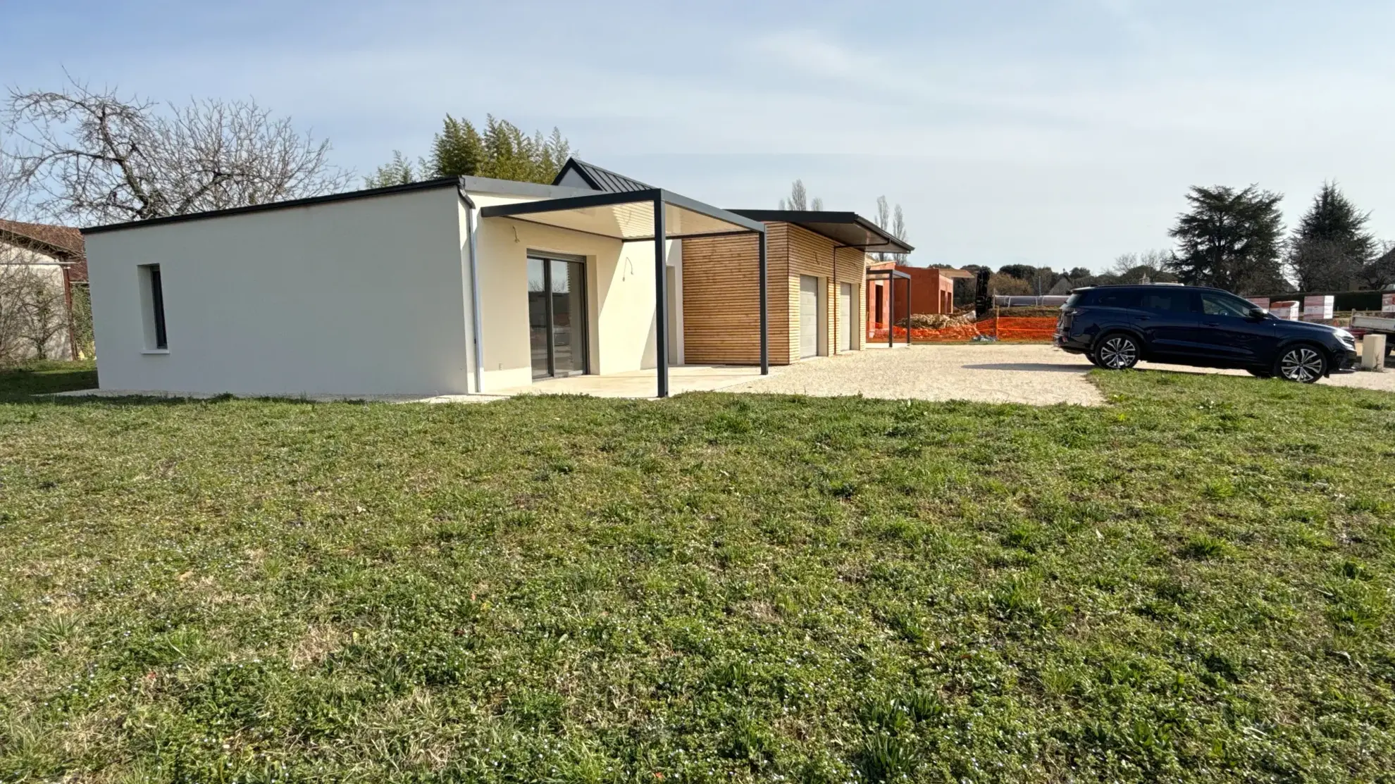 Villa T3 neuve avec jardin et proximité commerces à Salignac-Eyvigues 