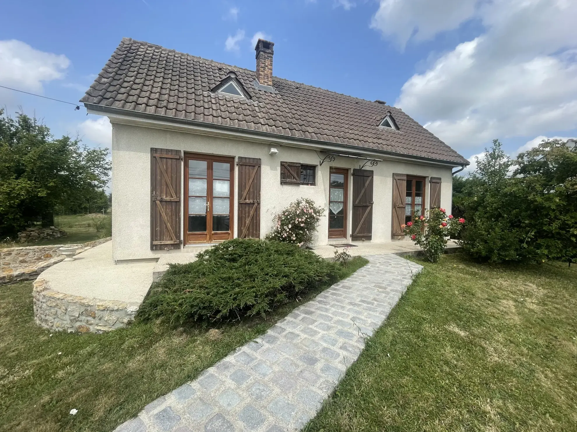 Maison à Rénover avec Jardin et Garage à Chailly-en-Bière - 84 m² 