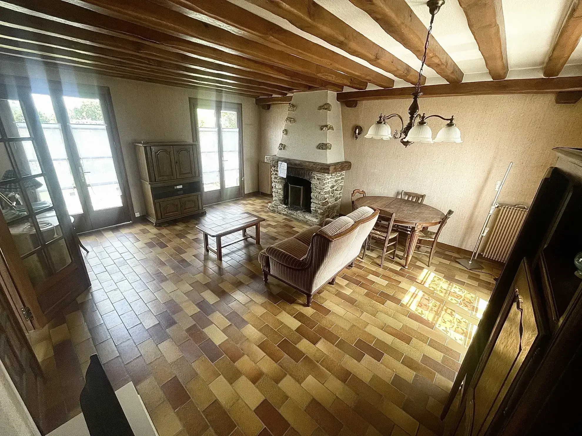 Maison à Rénover avec Jardin et Garage à Chailly-en-Bière - 84 m² 