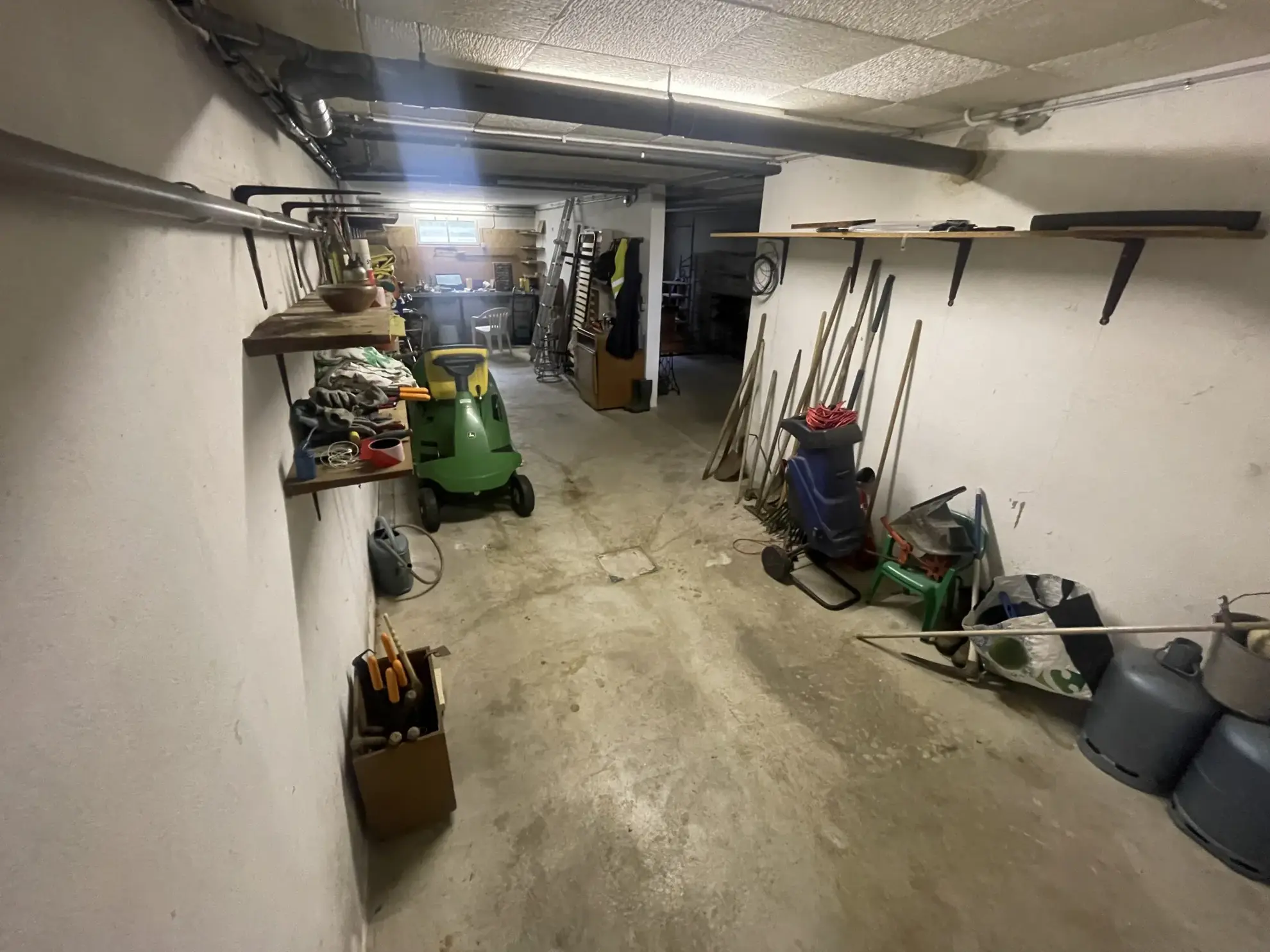 Maison à Rénover avec Jardin et Garage à Chailly-en-Bière - 84 m² 