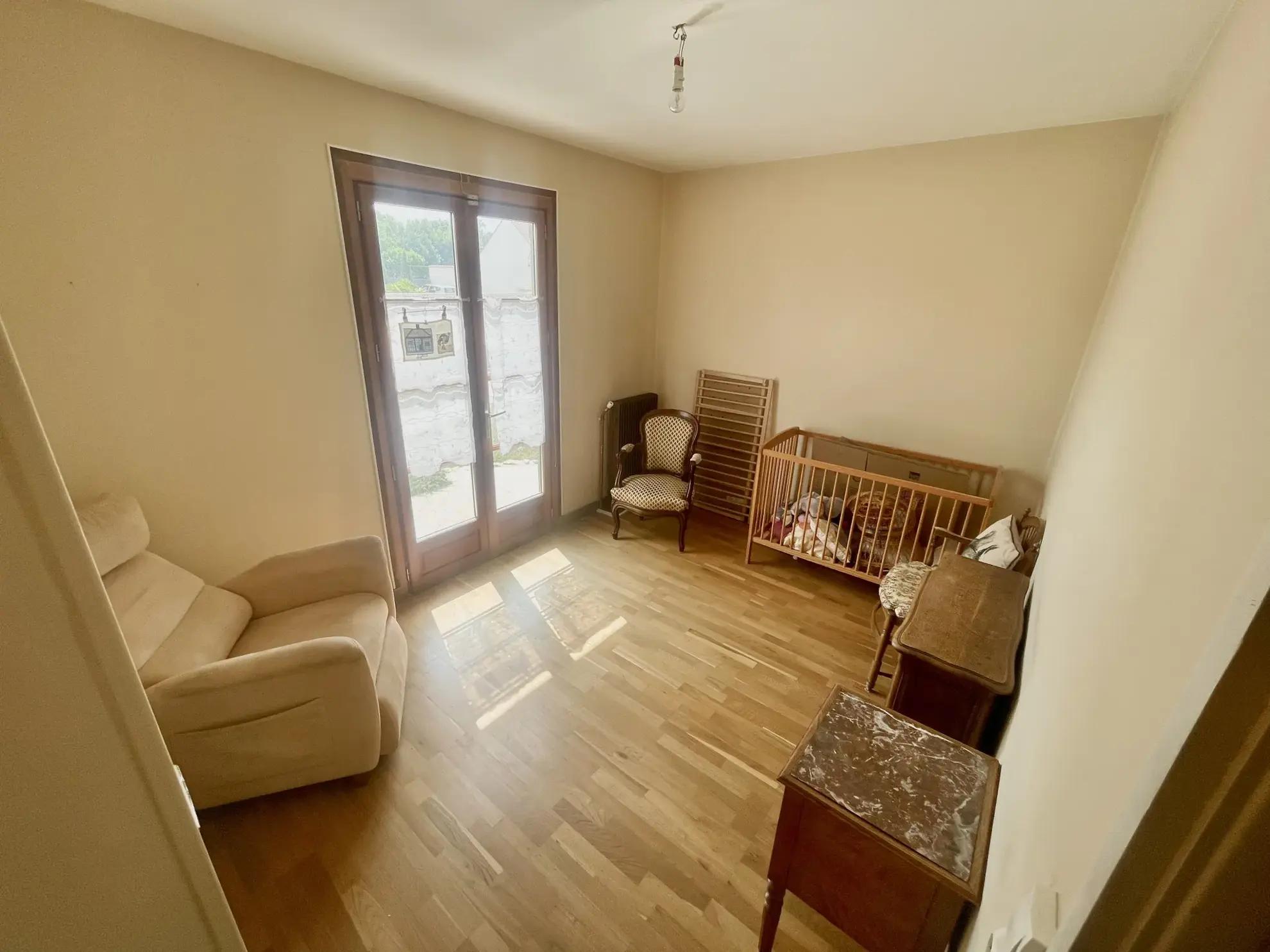 Maison à Rénover avec Jardin et Garage à Chailly-en-Bière - 84 m² 