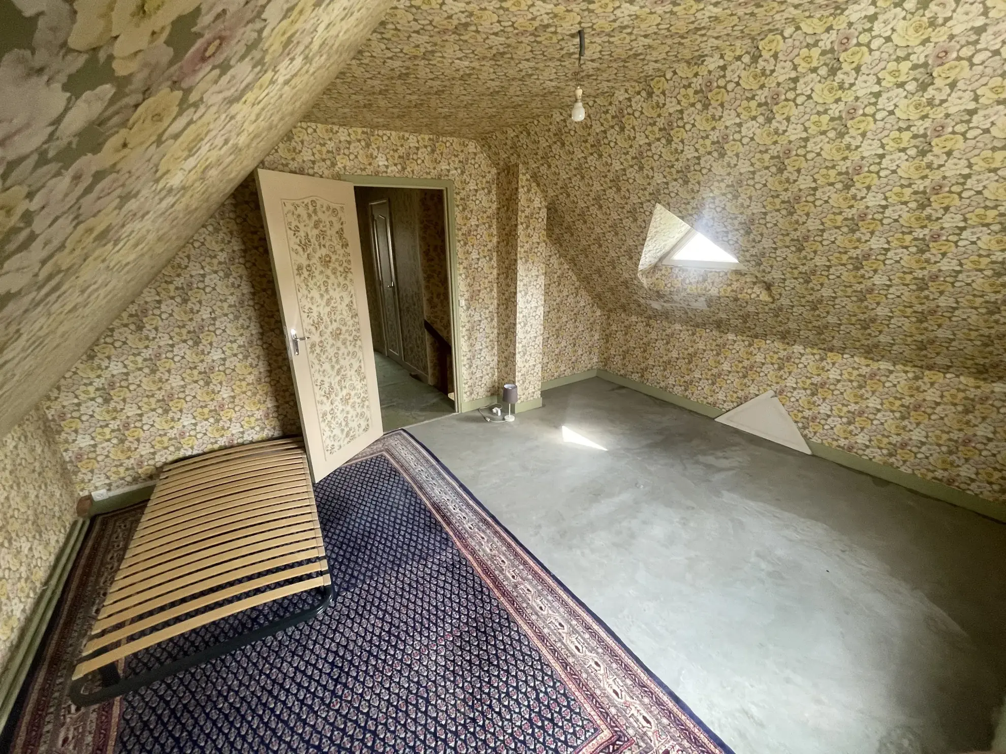 Maison à Rénover avec Jardin et Garage à Chailly-en-Bière - 84 m² 