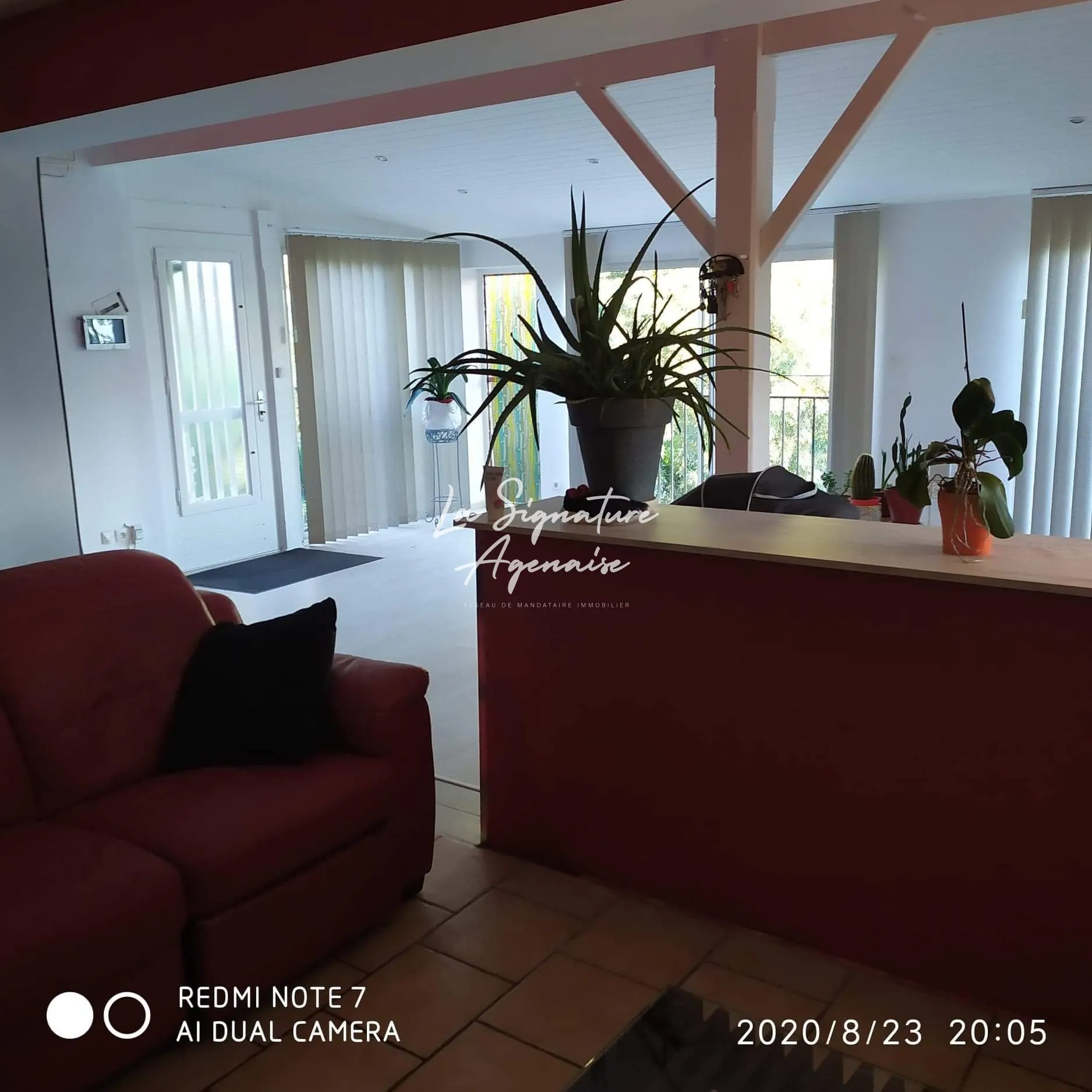 Maison spacieuse de 300 m² avec terrain de 5000 m² à Valence d'Agen 