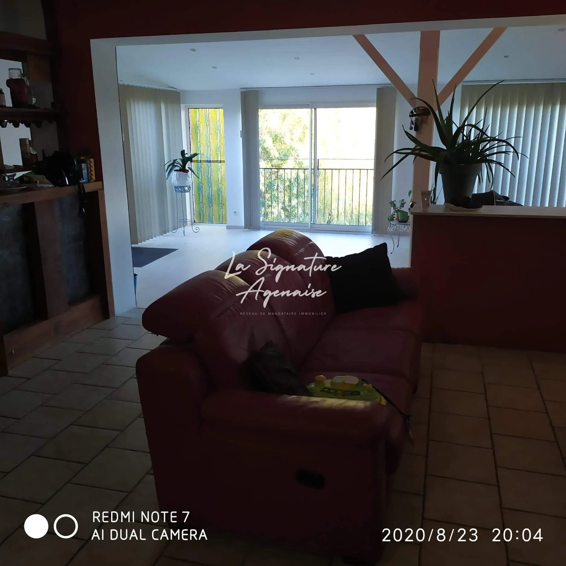 Maison spacieuse de 300 m² avec terrain de 5000 m² à Valence d'Agen 