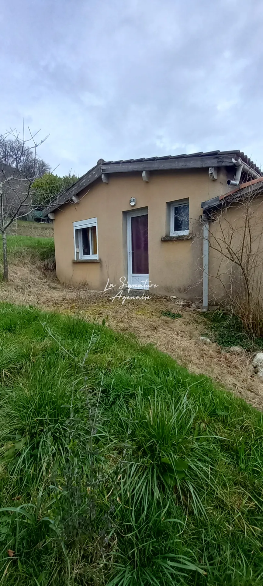 Maison spacieuse de 300 m² avec terrain de 5000 m² à Valence d'Agen 
