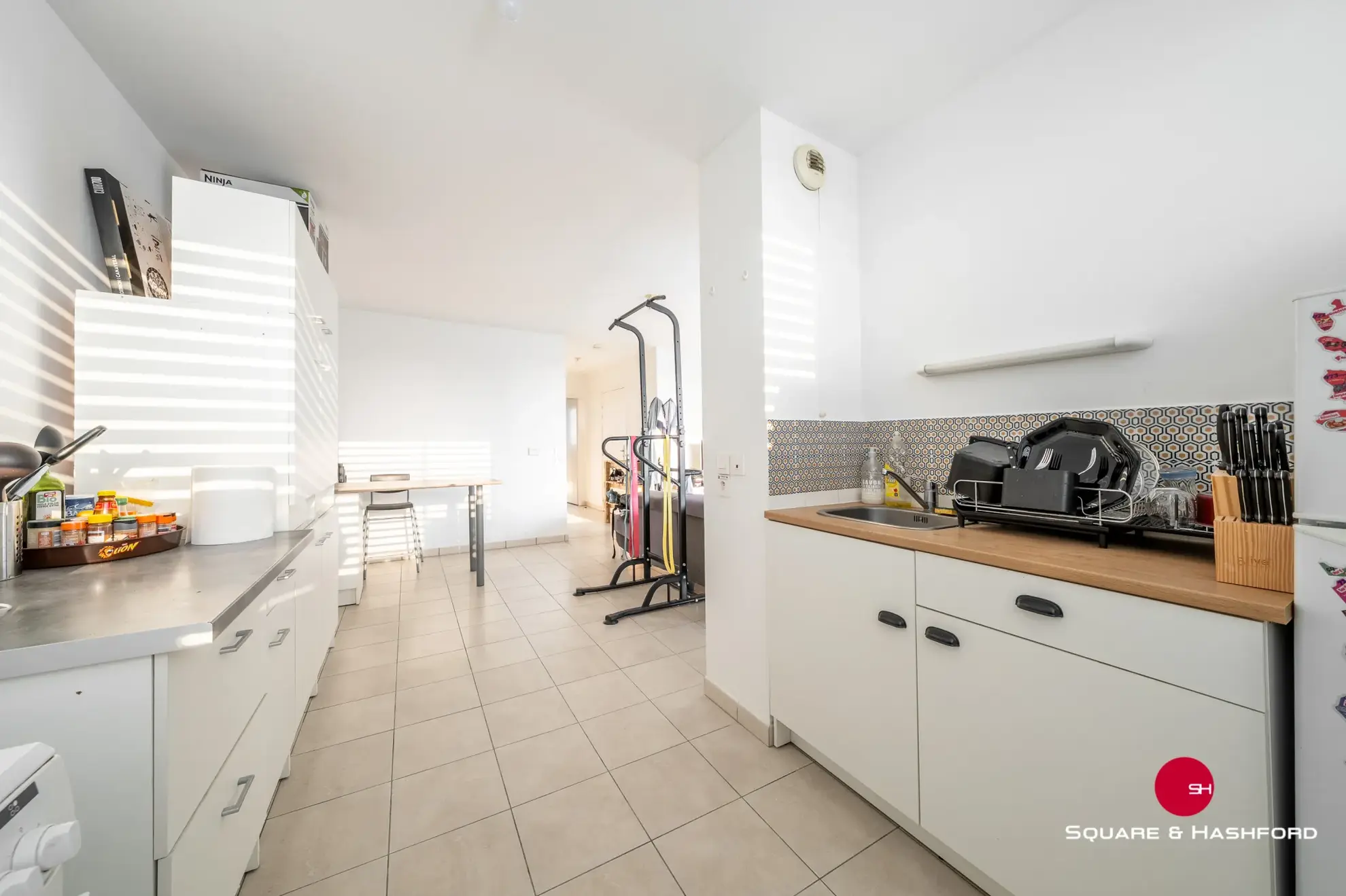 Appartement T3 avec loggia, parking privatif à Bordeaux 
