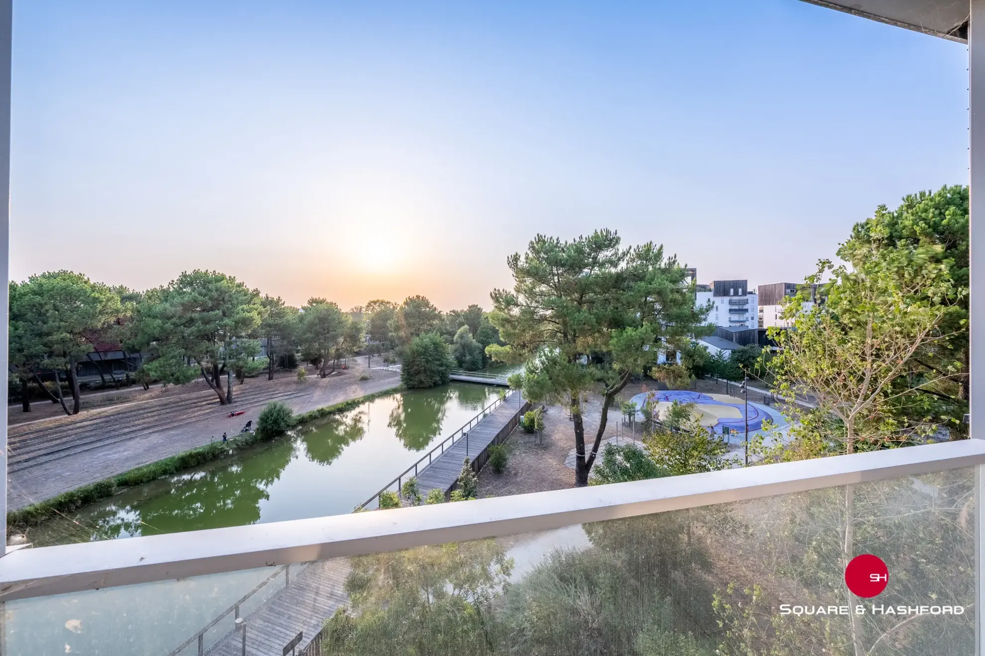 Appartement T3 avec loggia, parking privatif à Bordeaux 