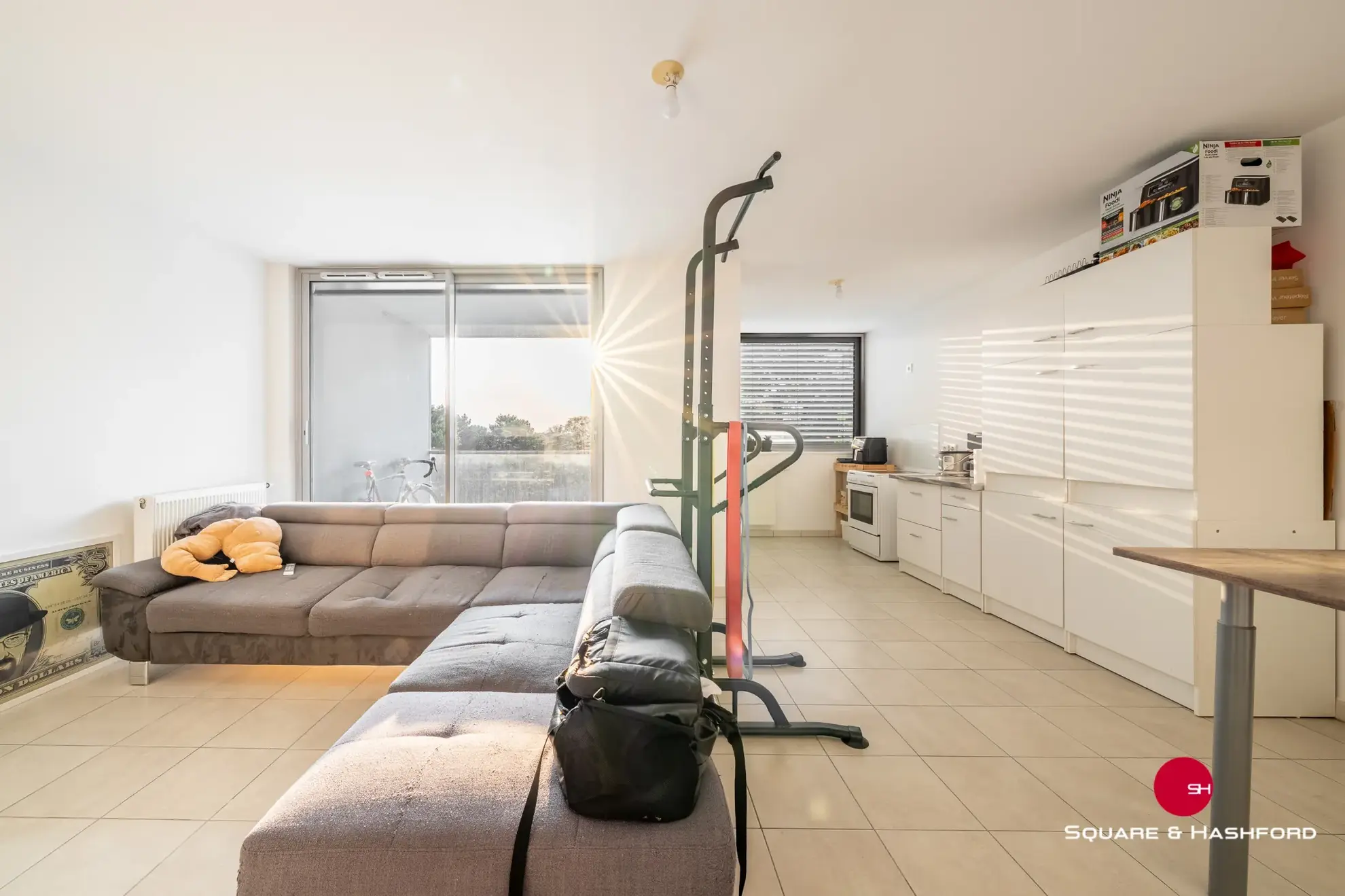 Appartement T3 avec loggia, parking privatif à Bordeaux 