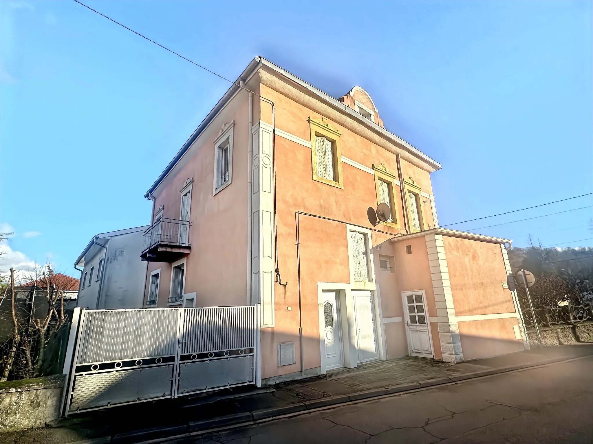 A vendre duplex F6 de 150 m² à Jezainville, calme et lumineux 