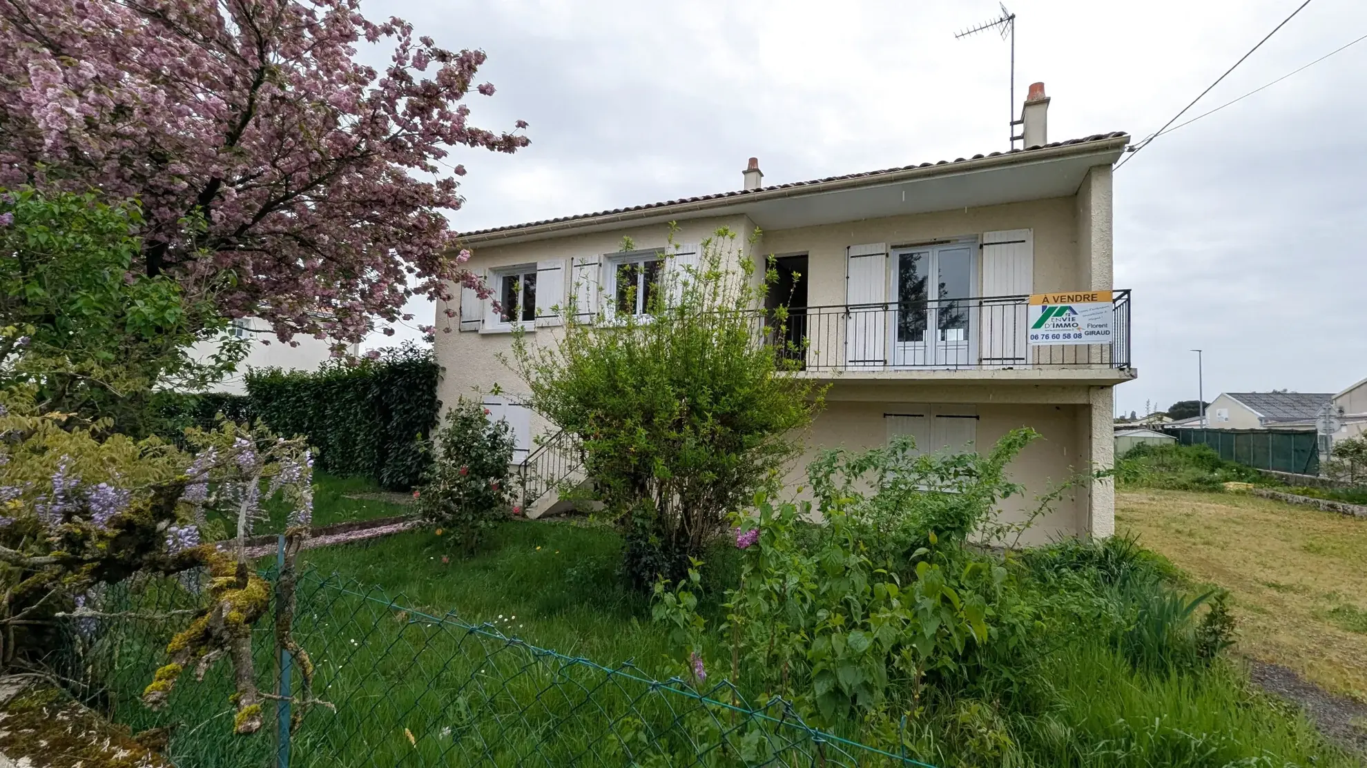 Maison à Magne avec 3 chambres, garage et terrain clos à vendre
