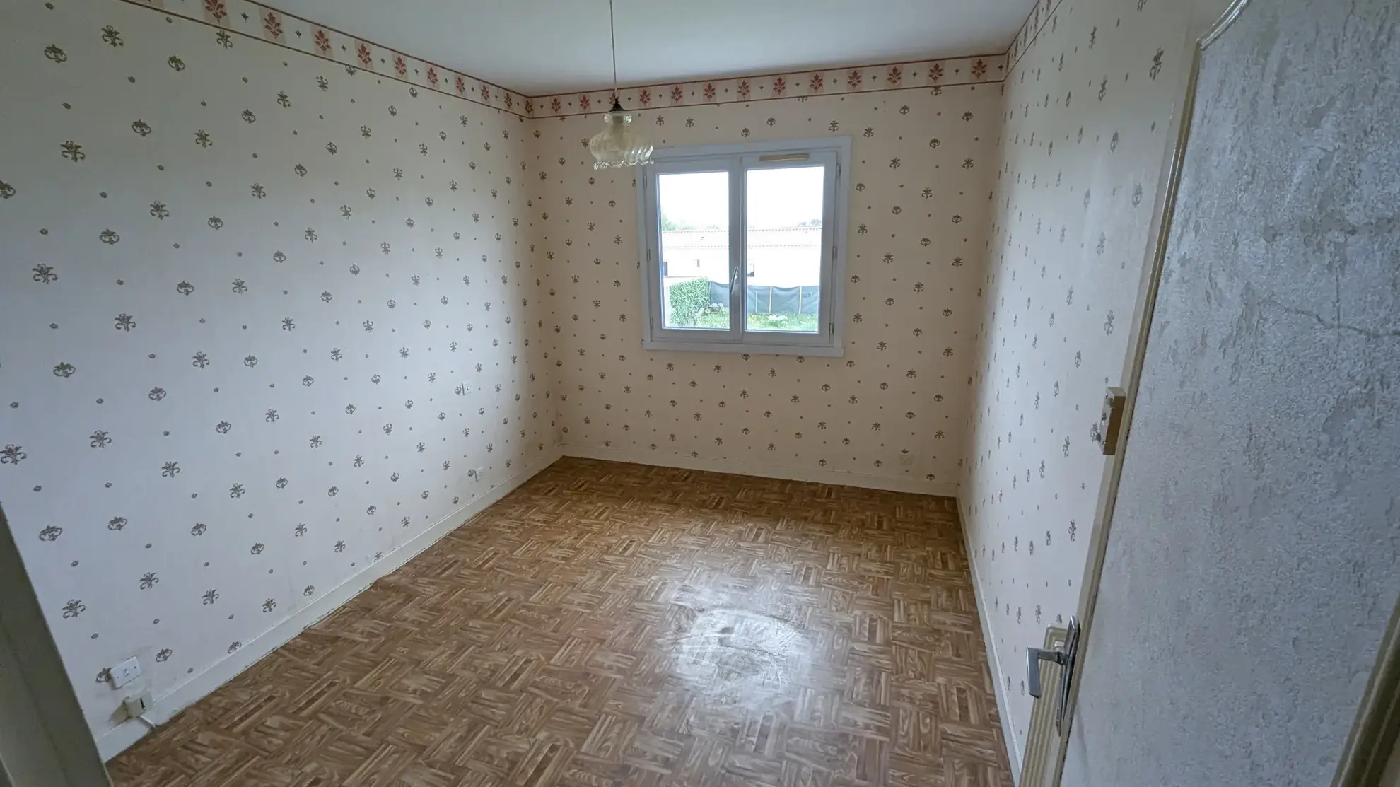 Maison à Magne avec 3 chambres, garage et terrain clos à vendre 