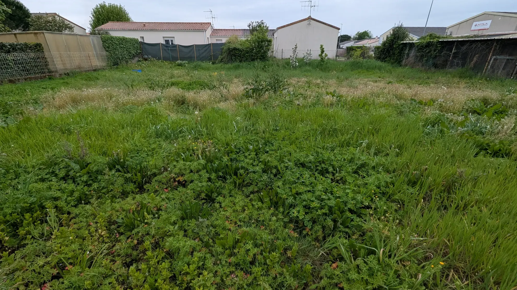 Maison à Magne avec 3 chambres, garage et terrain clos à vendre 