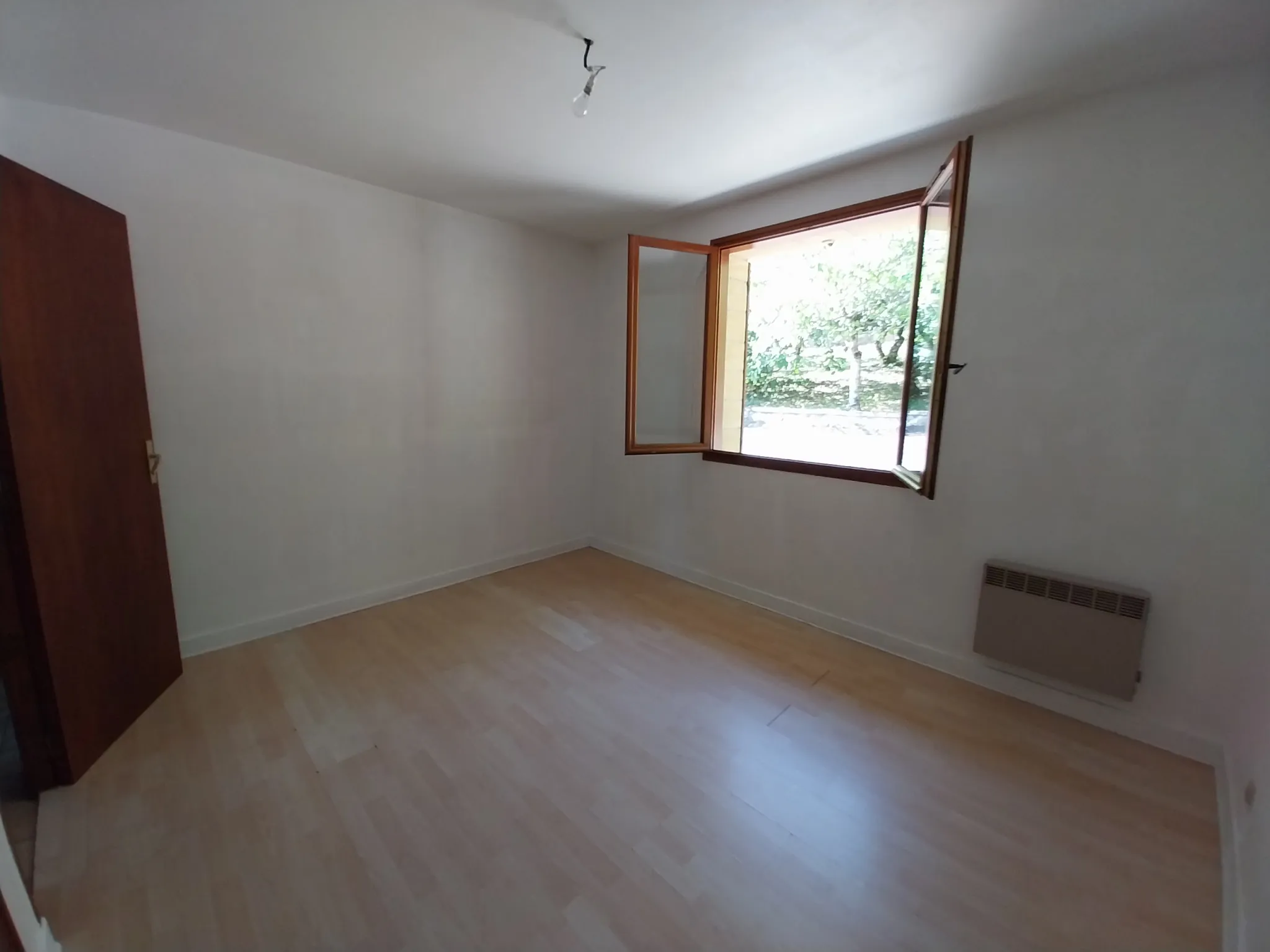 Maison familiale à Chancelade avec vue exceptionnelle et grands volumes 