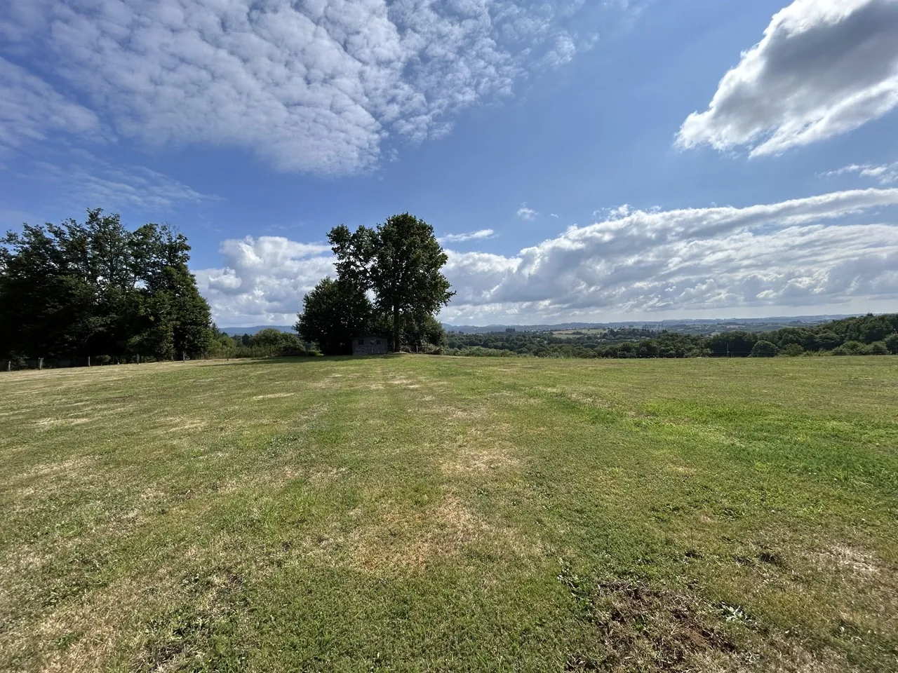 Maison de plain-pied à vendre à Seilhac en Corrèze avec grand terrain 