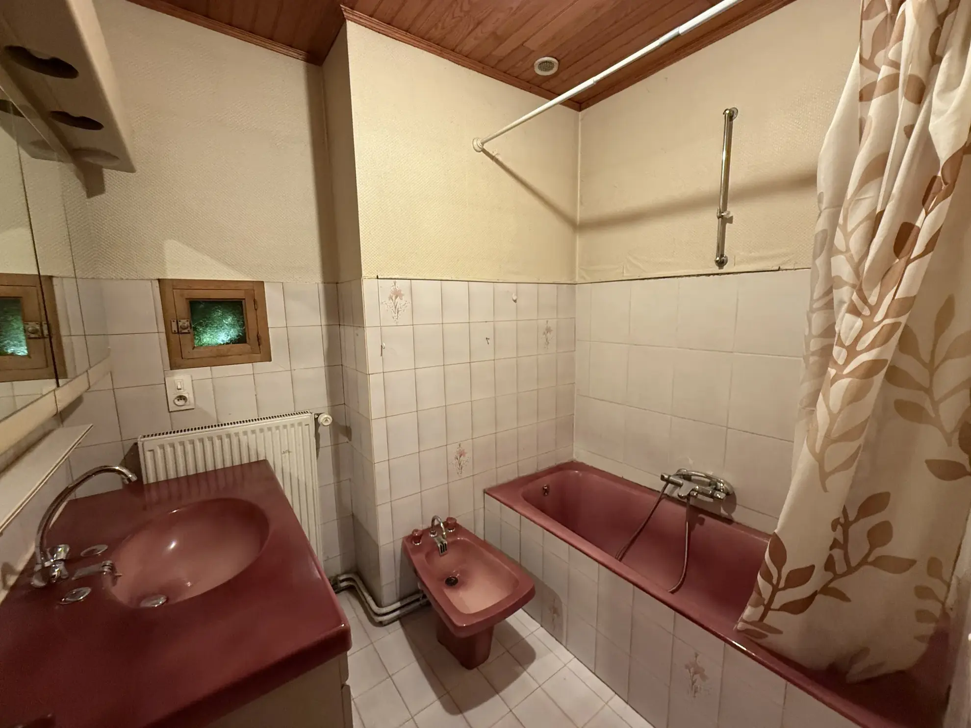 Maison de village à Saint-Julien-Chapteuil - 3 chambres, terrasse et potentiel 