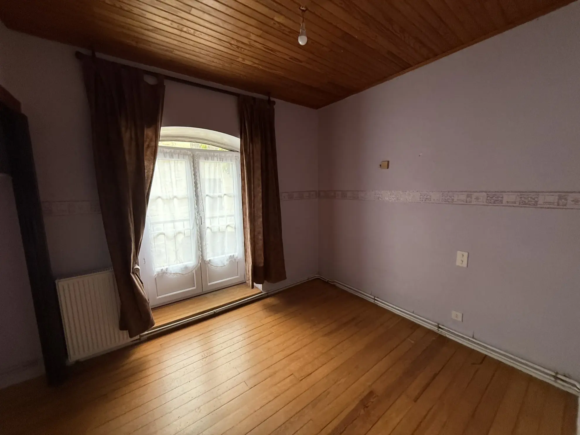 Maison de village à Saint-Julien-Chapteuil - 3 chambres, terrasse et potentiel 