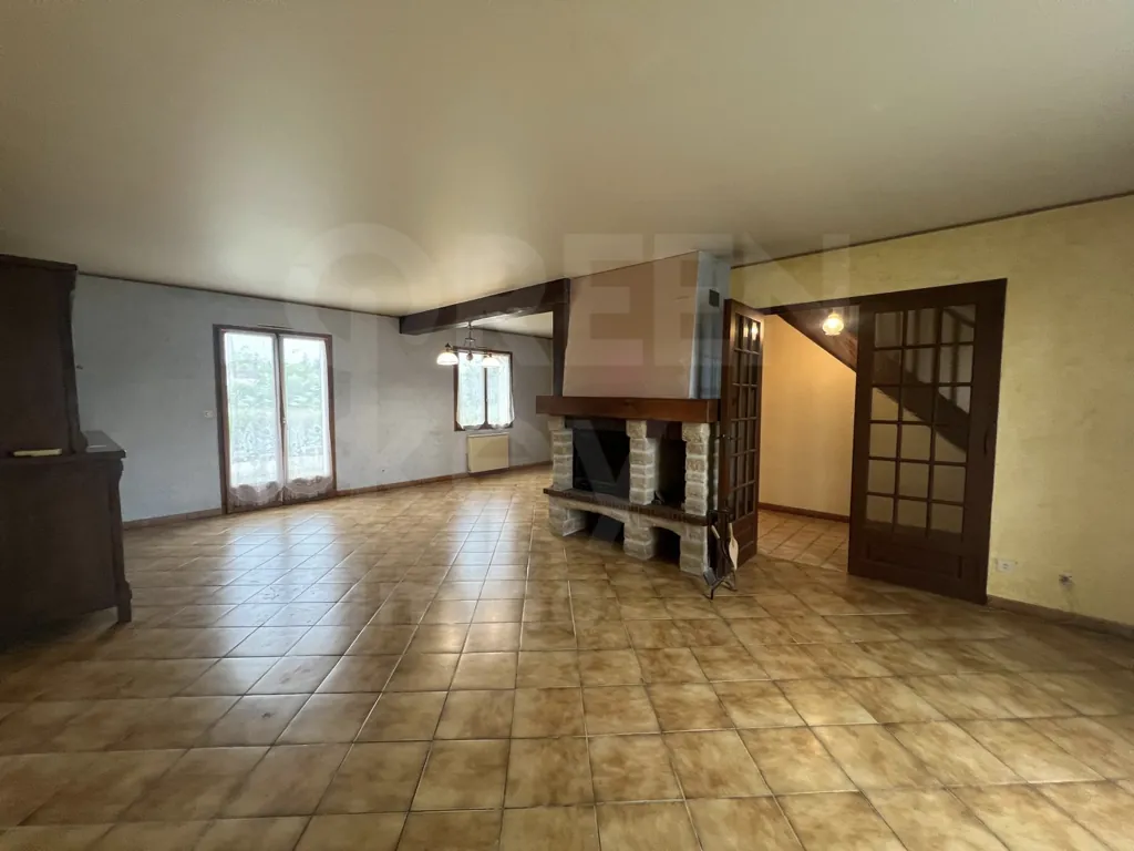 Maison 7 pièces de 141 m² à Thury, jardin de 1000 m², visite virtuelle 3D disponible 