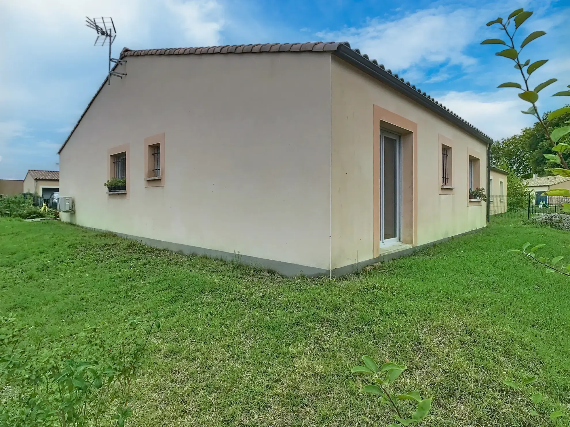 Maison de plain-pied moderne à Bram — Confort et économies d'énergie 