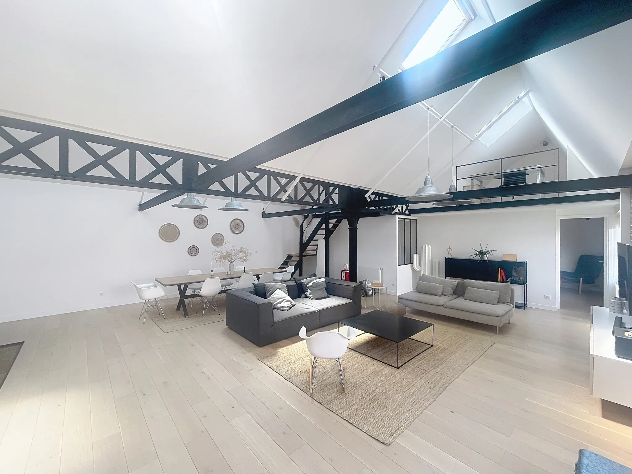 Magnifique loft à vendre à Tourcoing avec terrasse, parking sécurisé et charme industriel 
