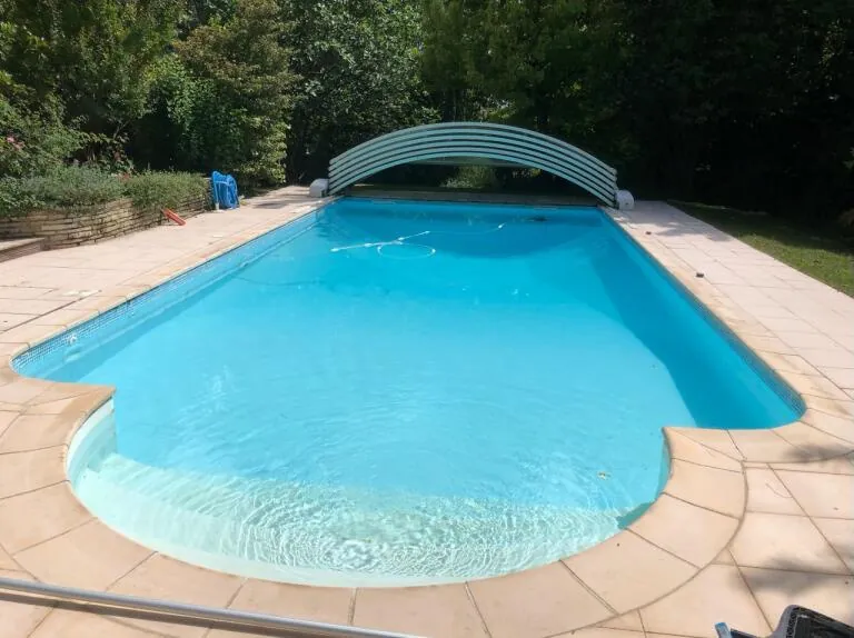 Belle maison avec piscine à Joigny, grand jardin et sous-sol complet